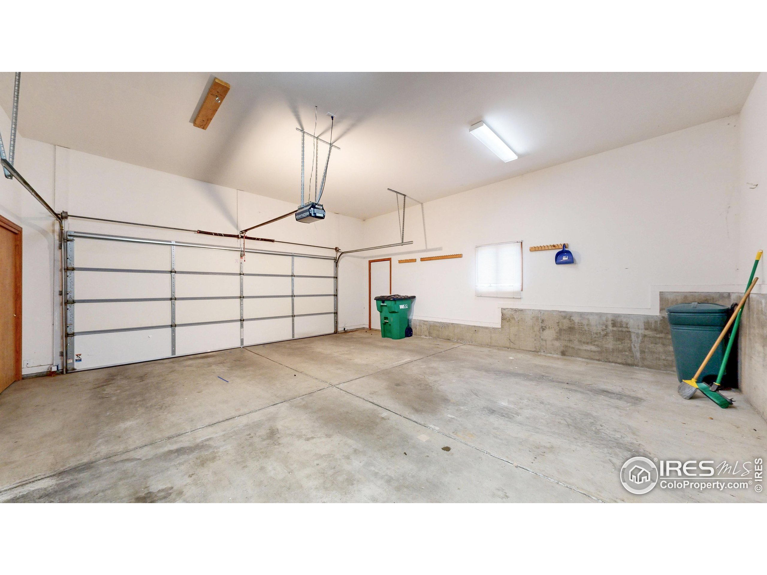 275 Solomon Dr