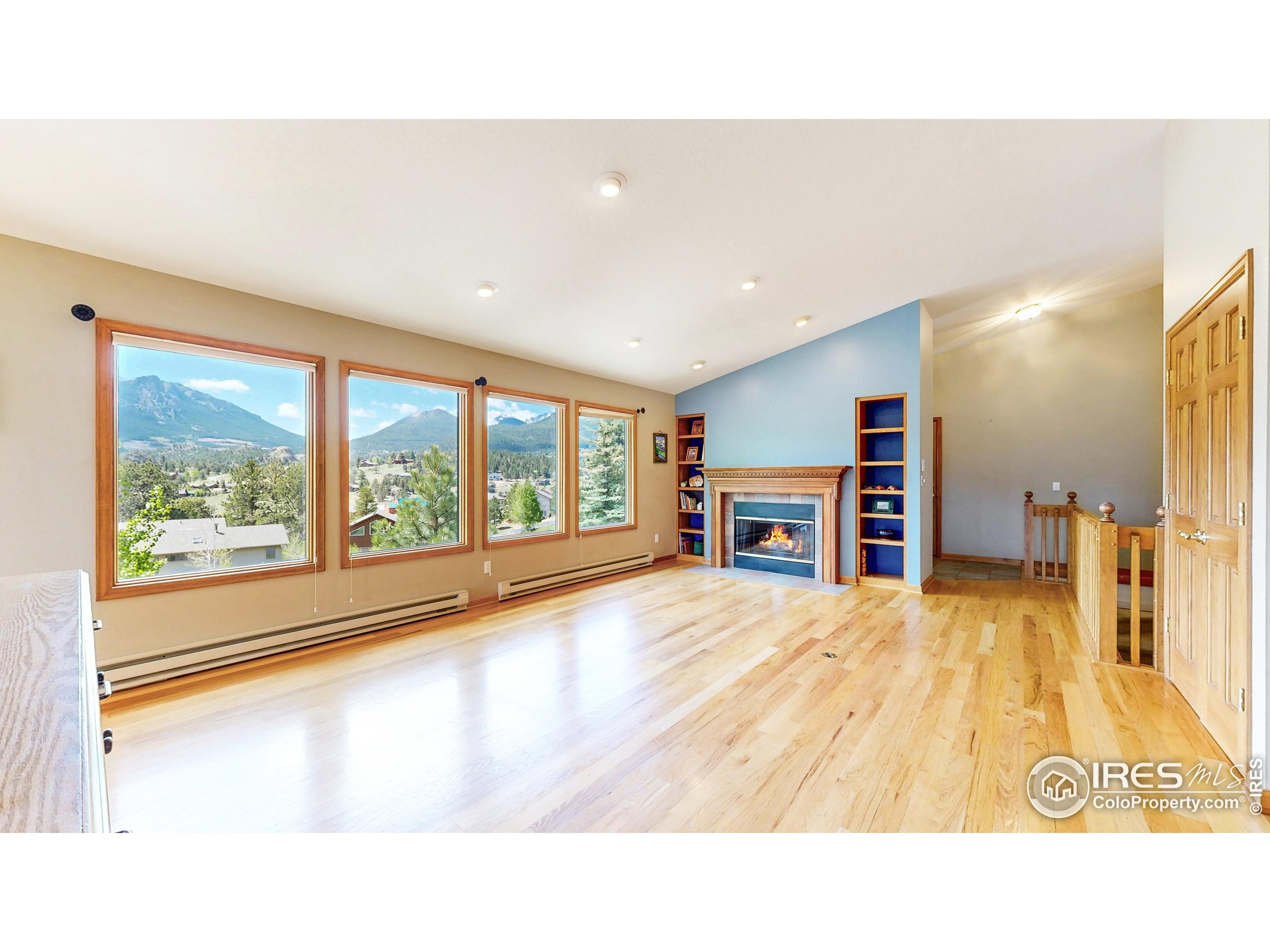 275 Solomon Dr
