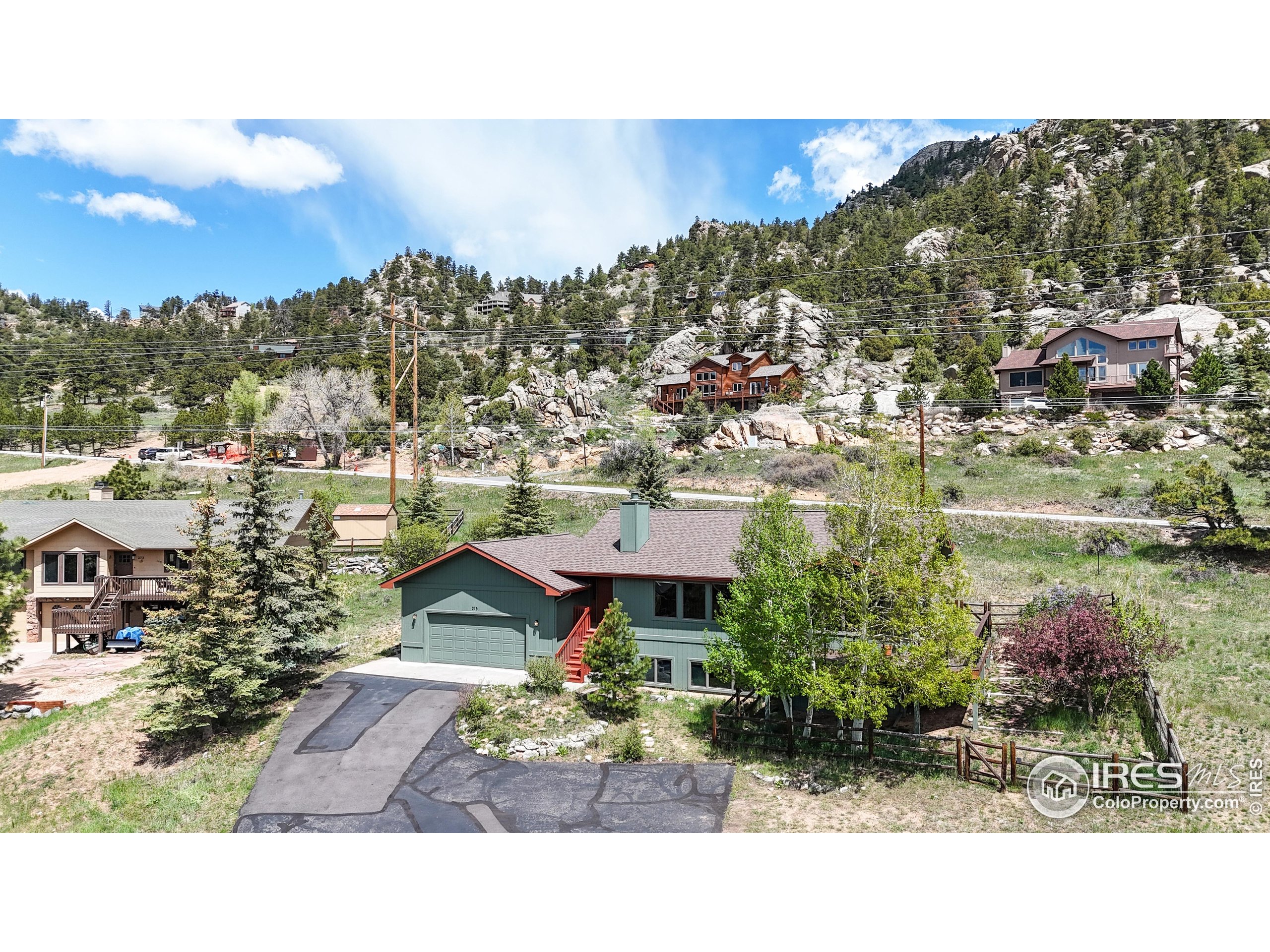 275 Solomon Dr