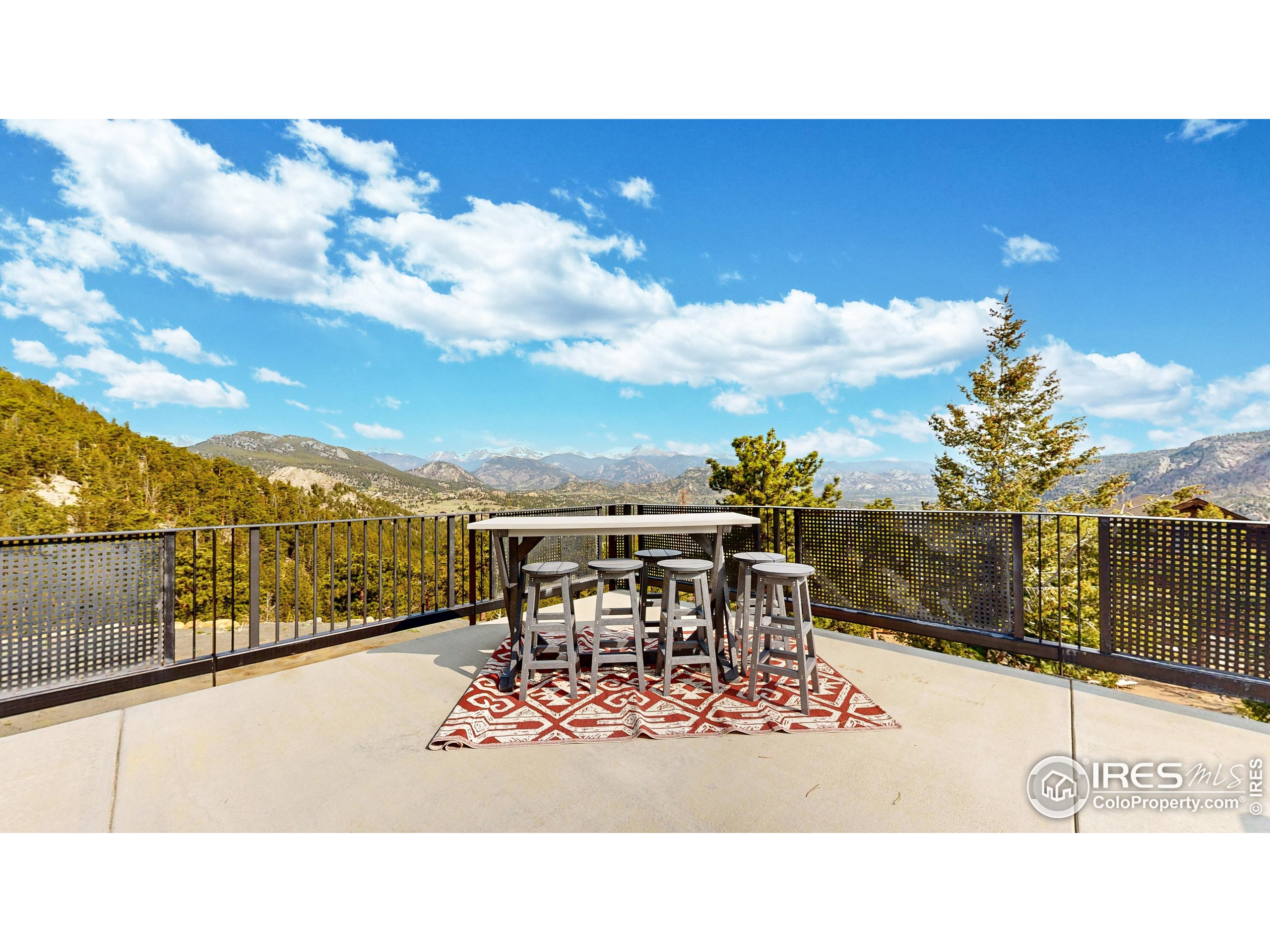 1440 Hummingbird Dr