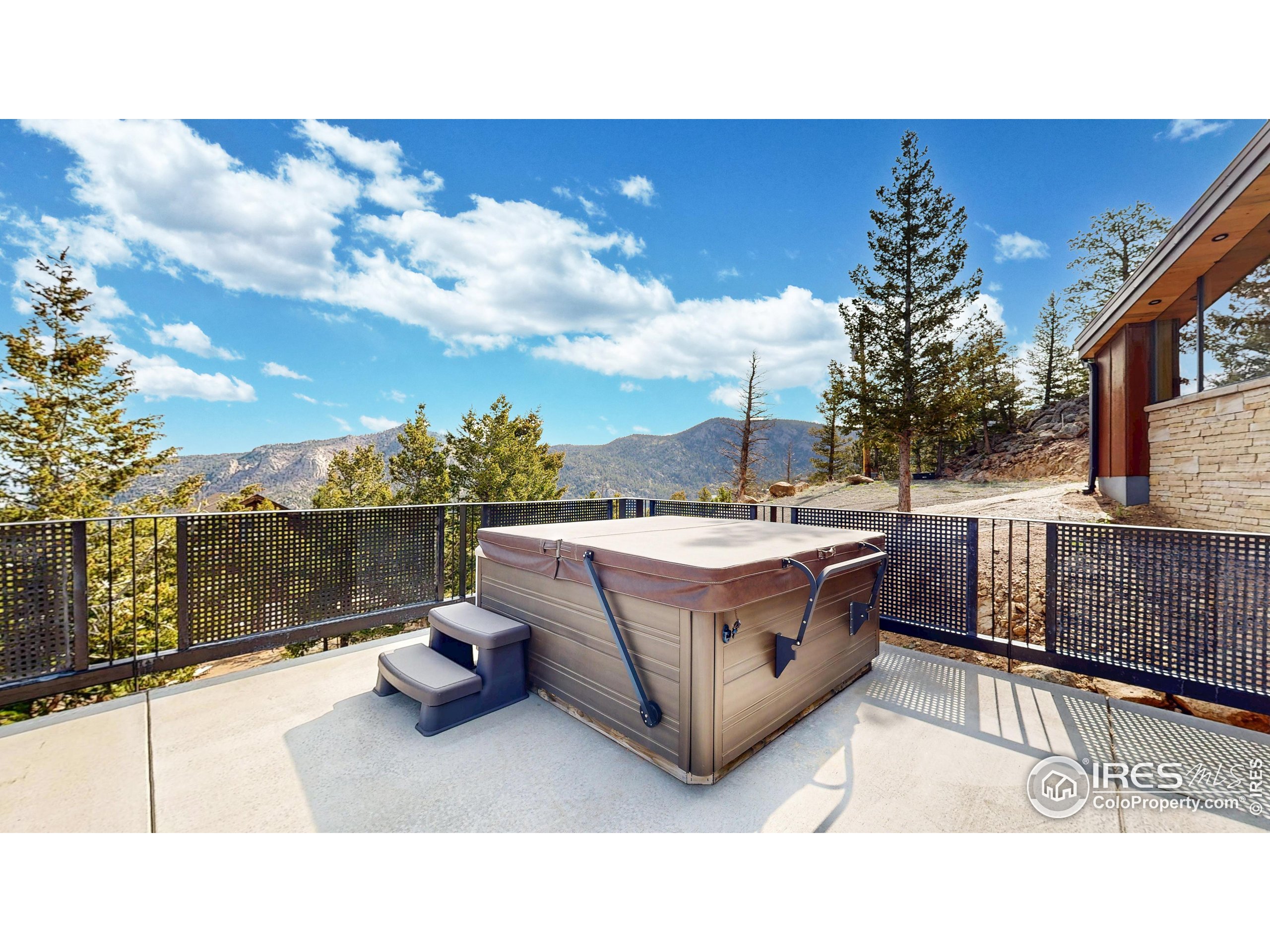 1440 Hummingbird Dr