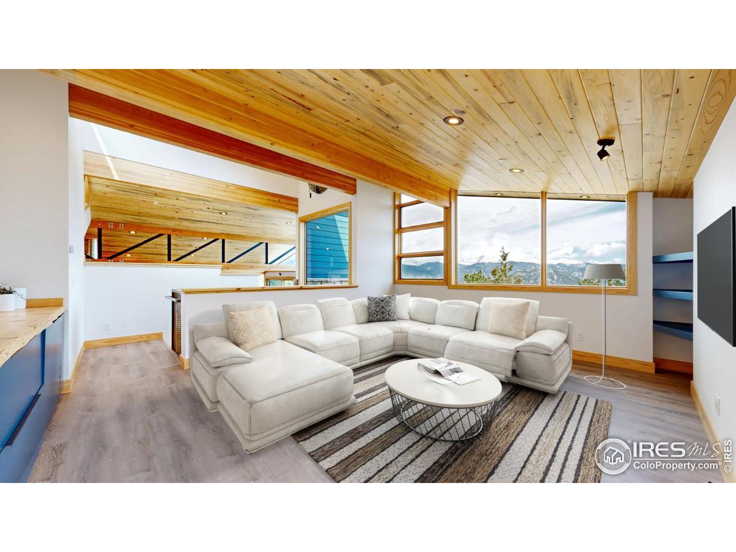 1440 Hummingbird Dr