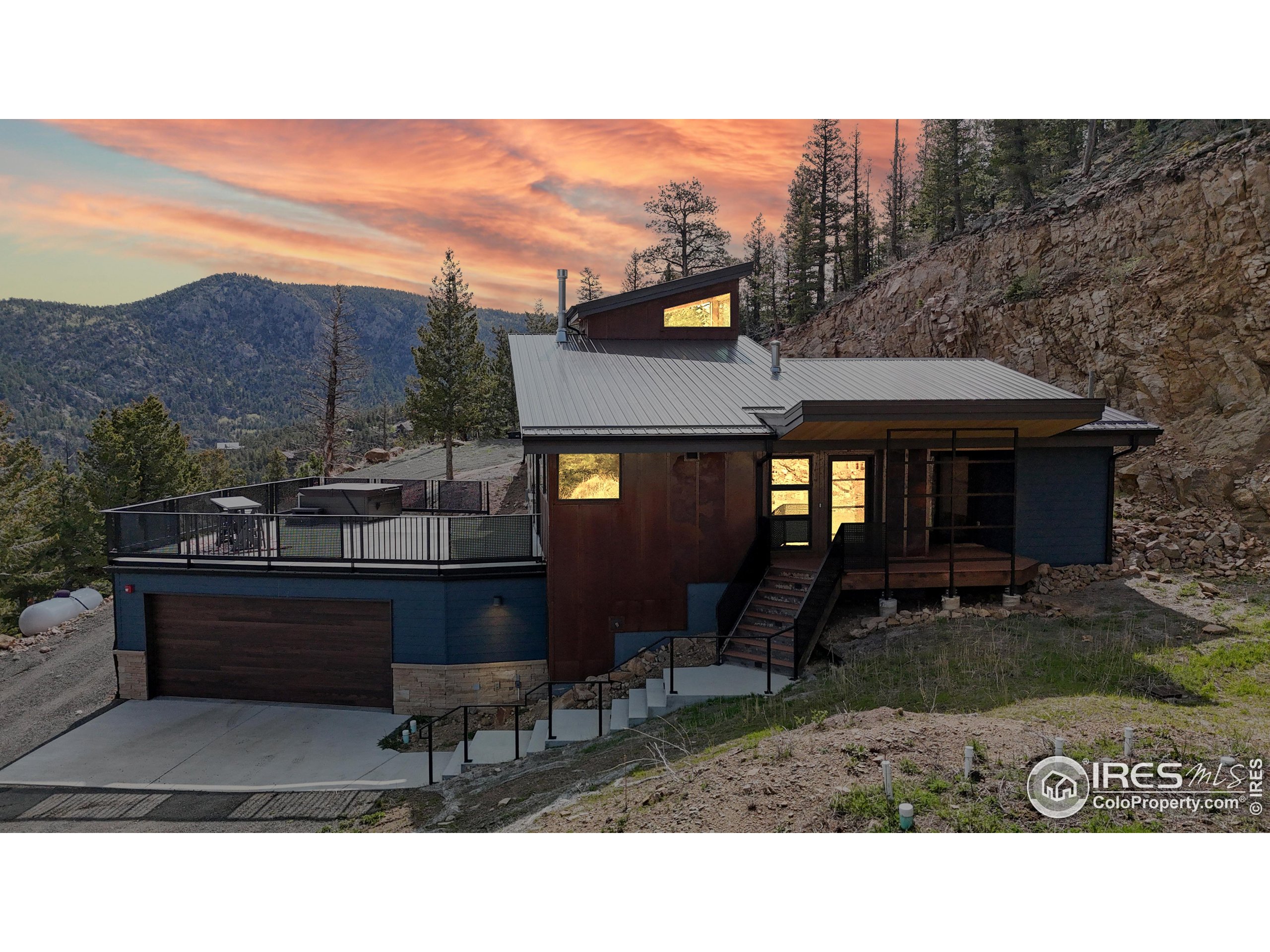 1440 Hummingbird Dr
