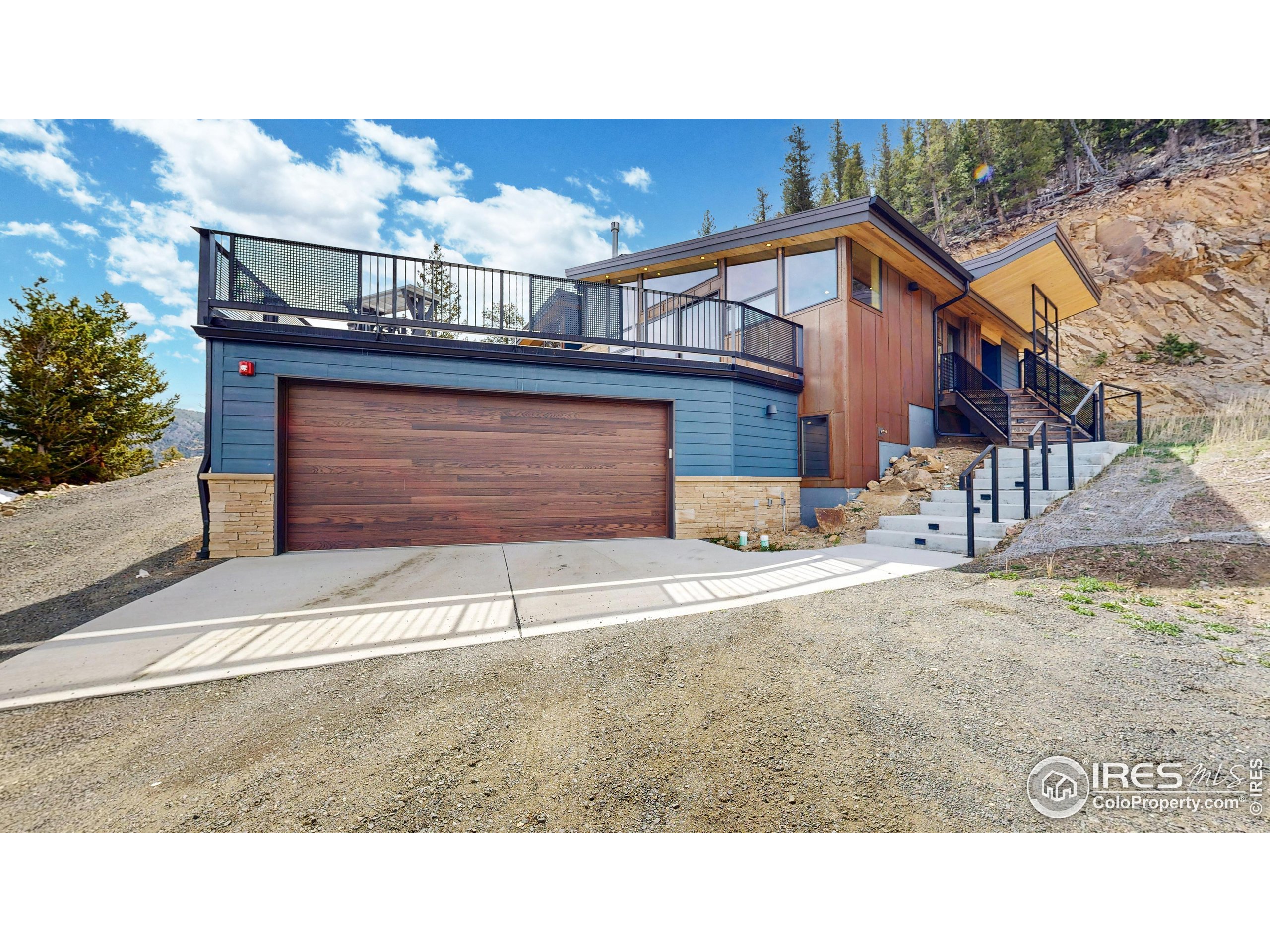 1440 Hummingbird Dr