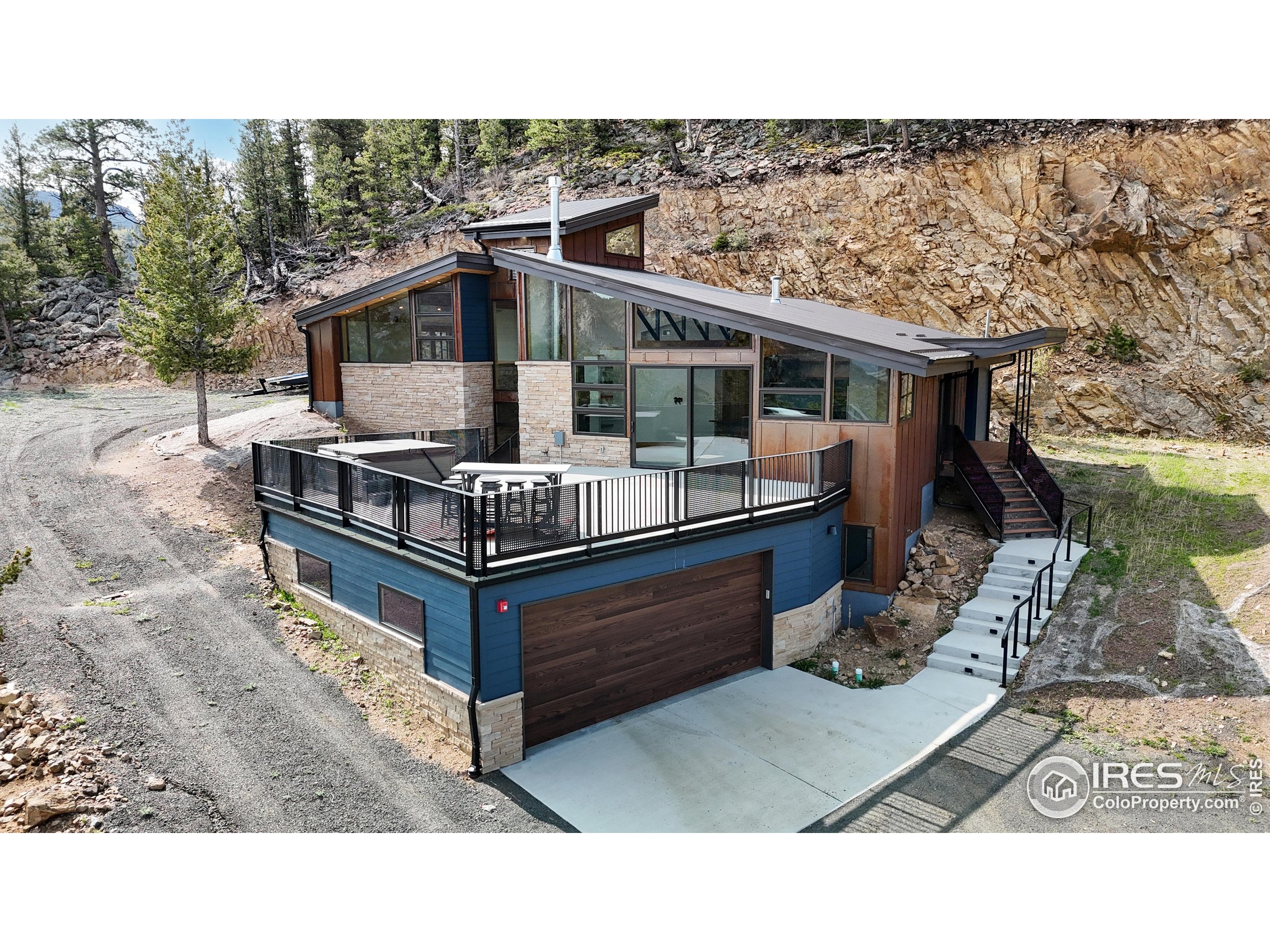 1440 Hummingbird Dr