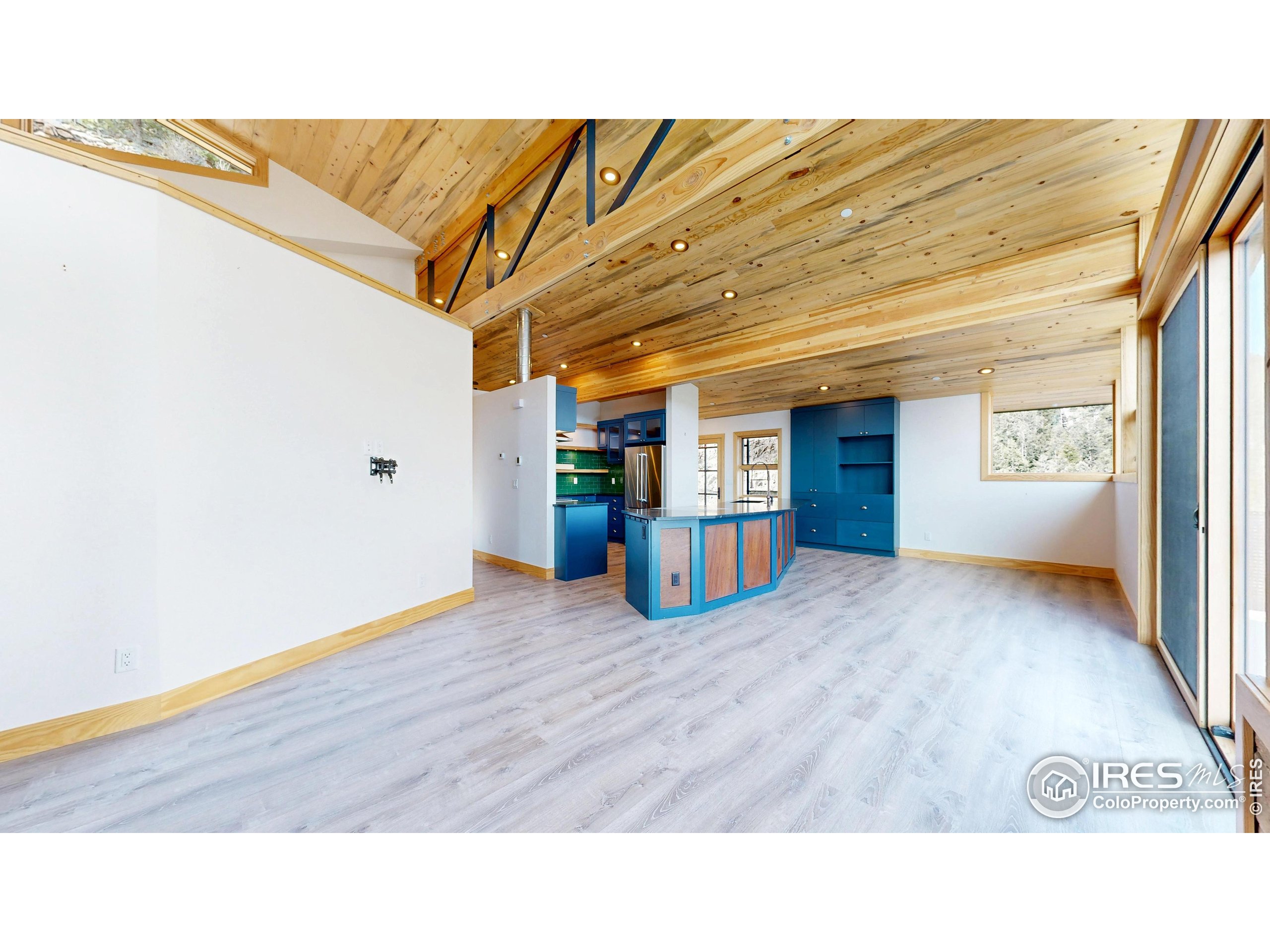 1440 Hummingbird Dr