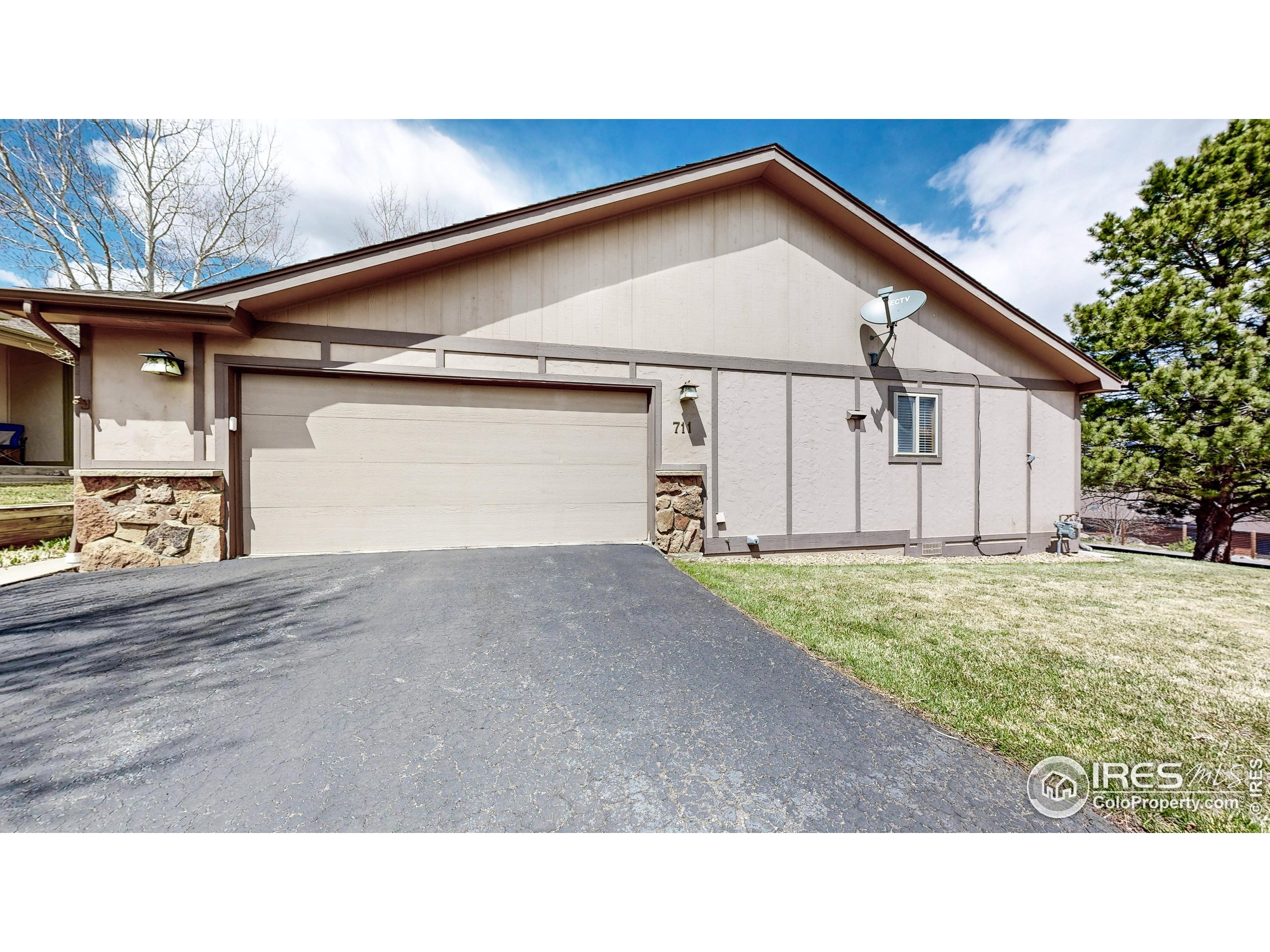 711 Eagle Ln