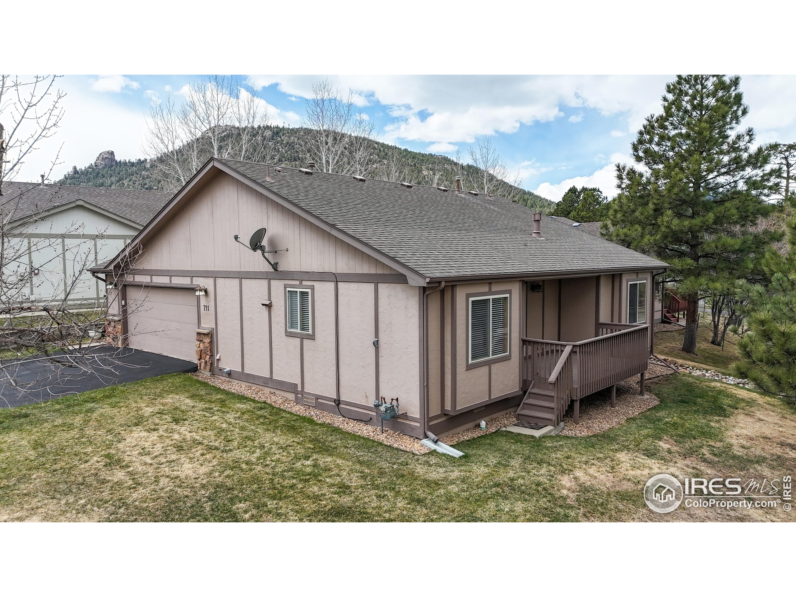 711 Eagle Ln