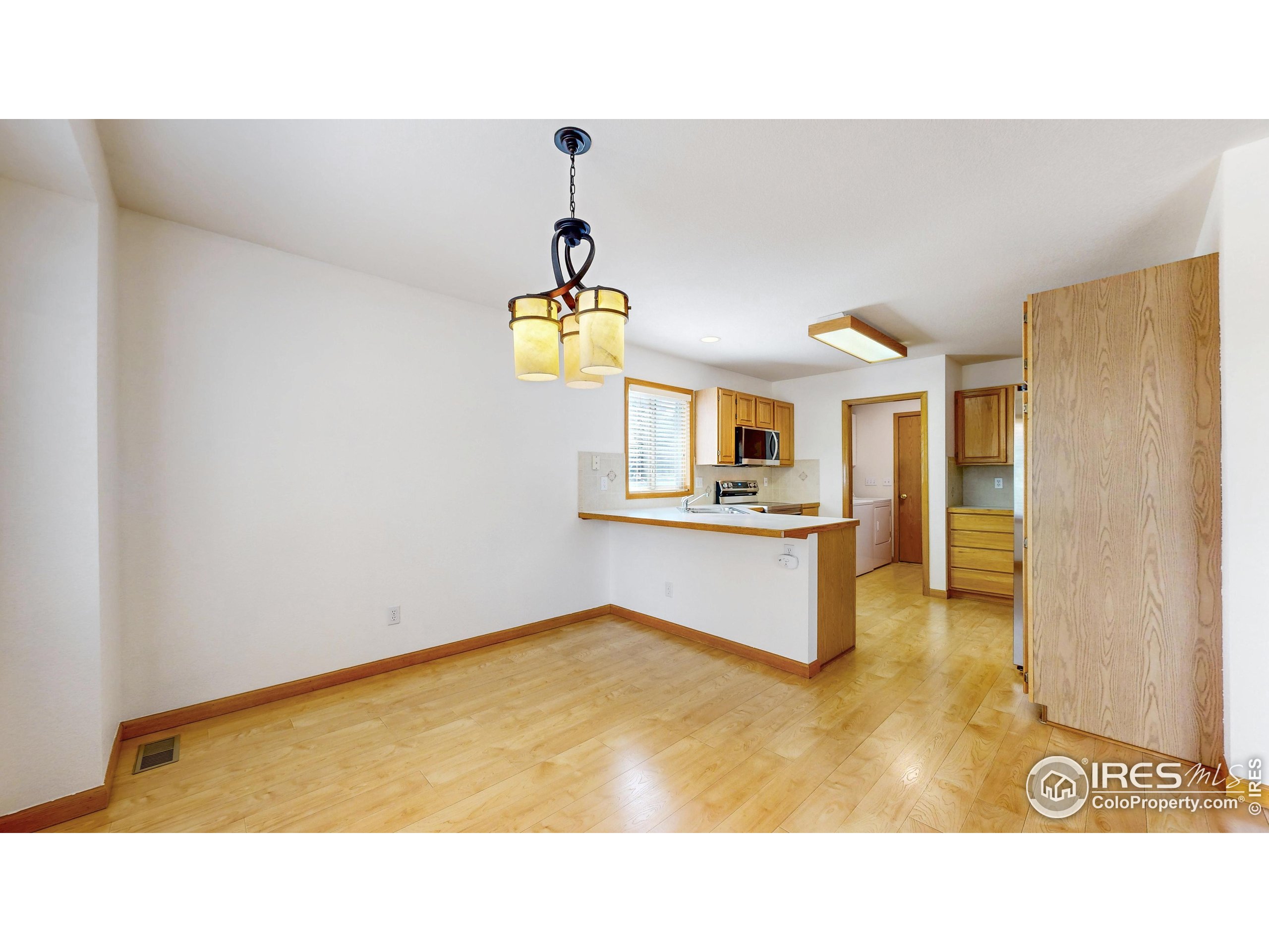 711 Eagle Ln