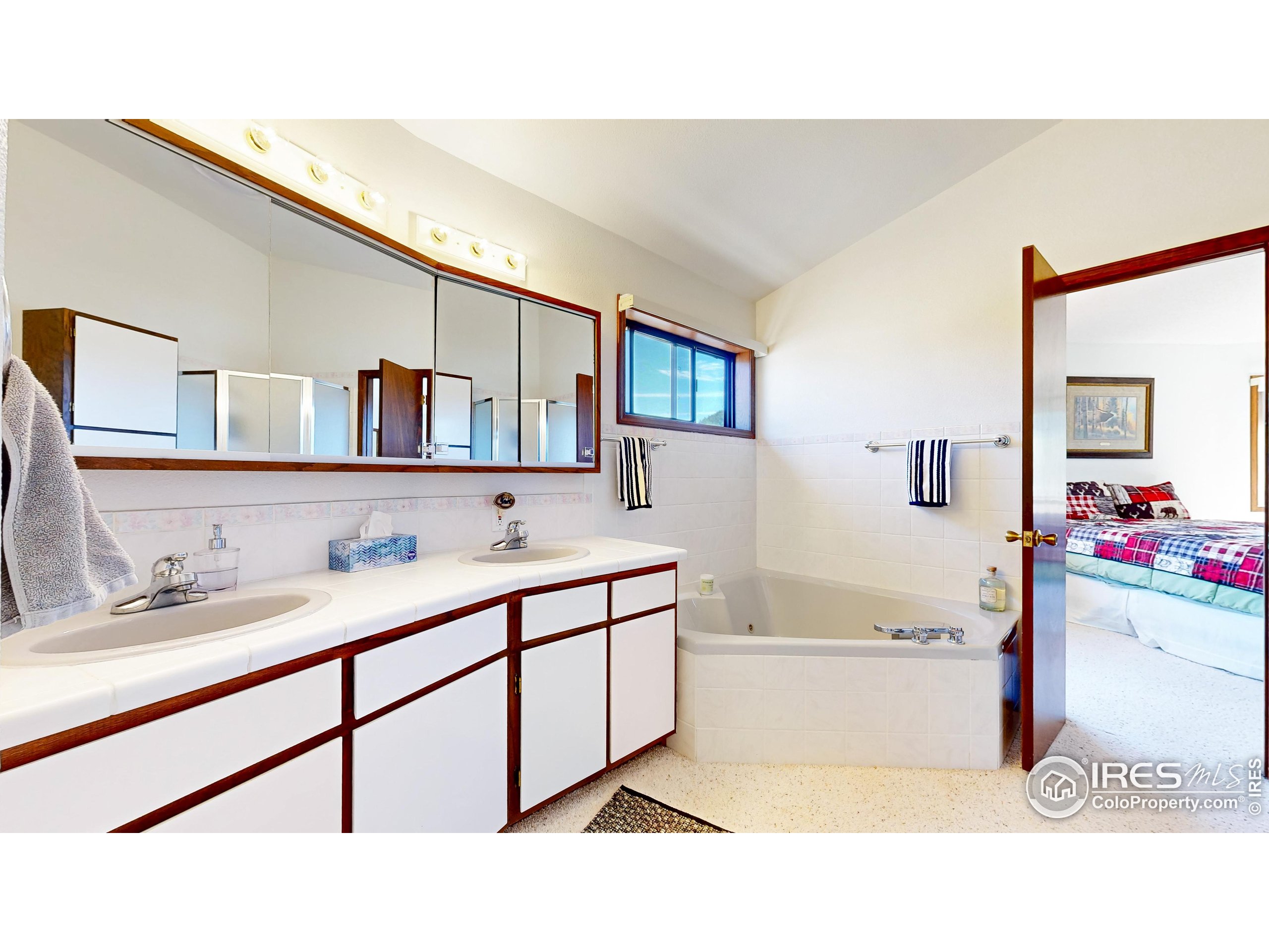 2408 Longview Dr