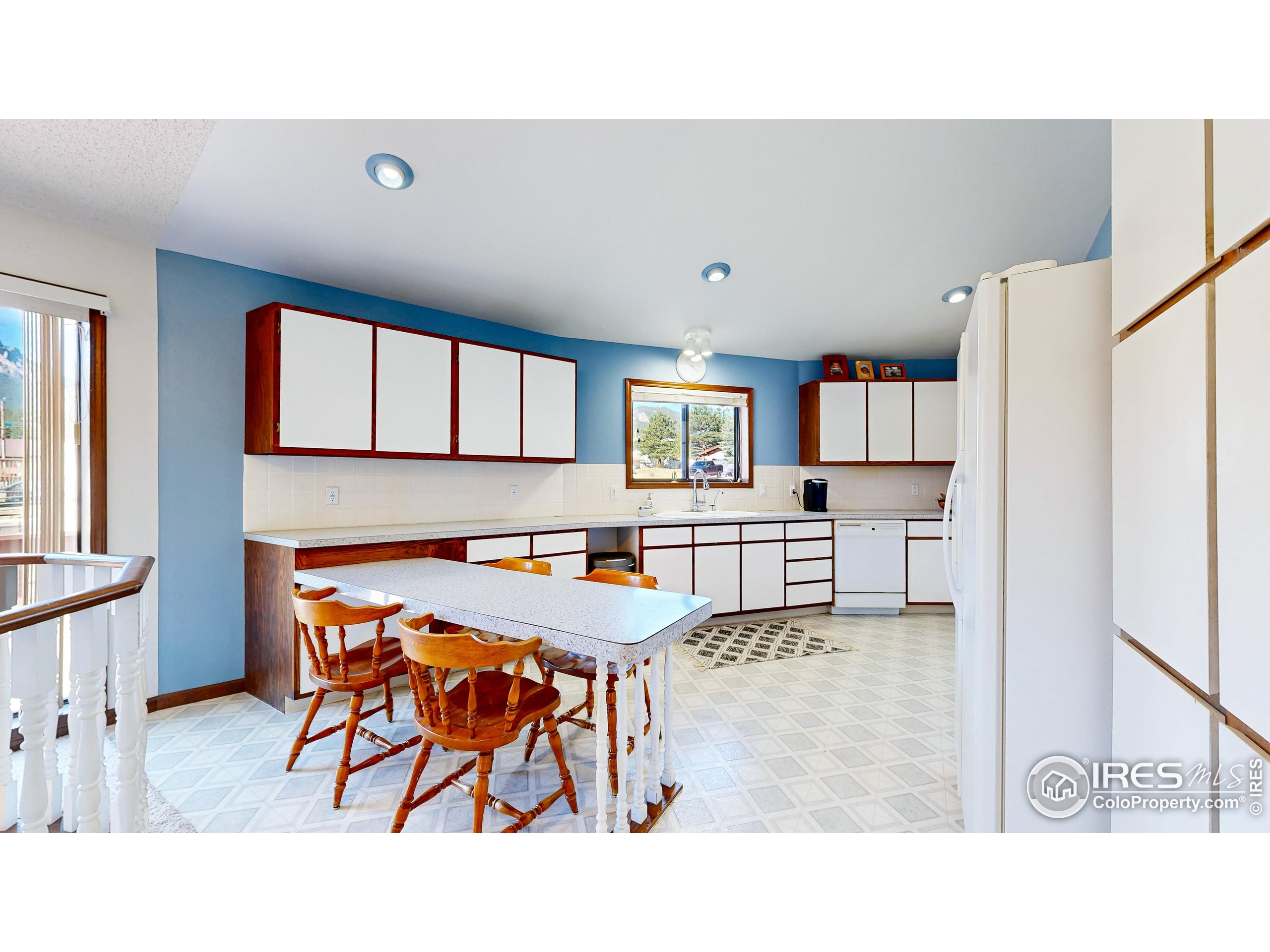 2408 Longview Dr