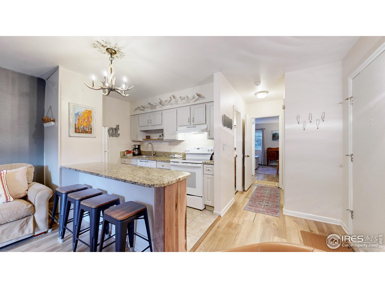 2760 Fall River Rd 288