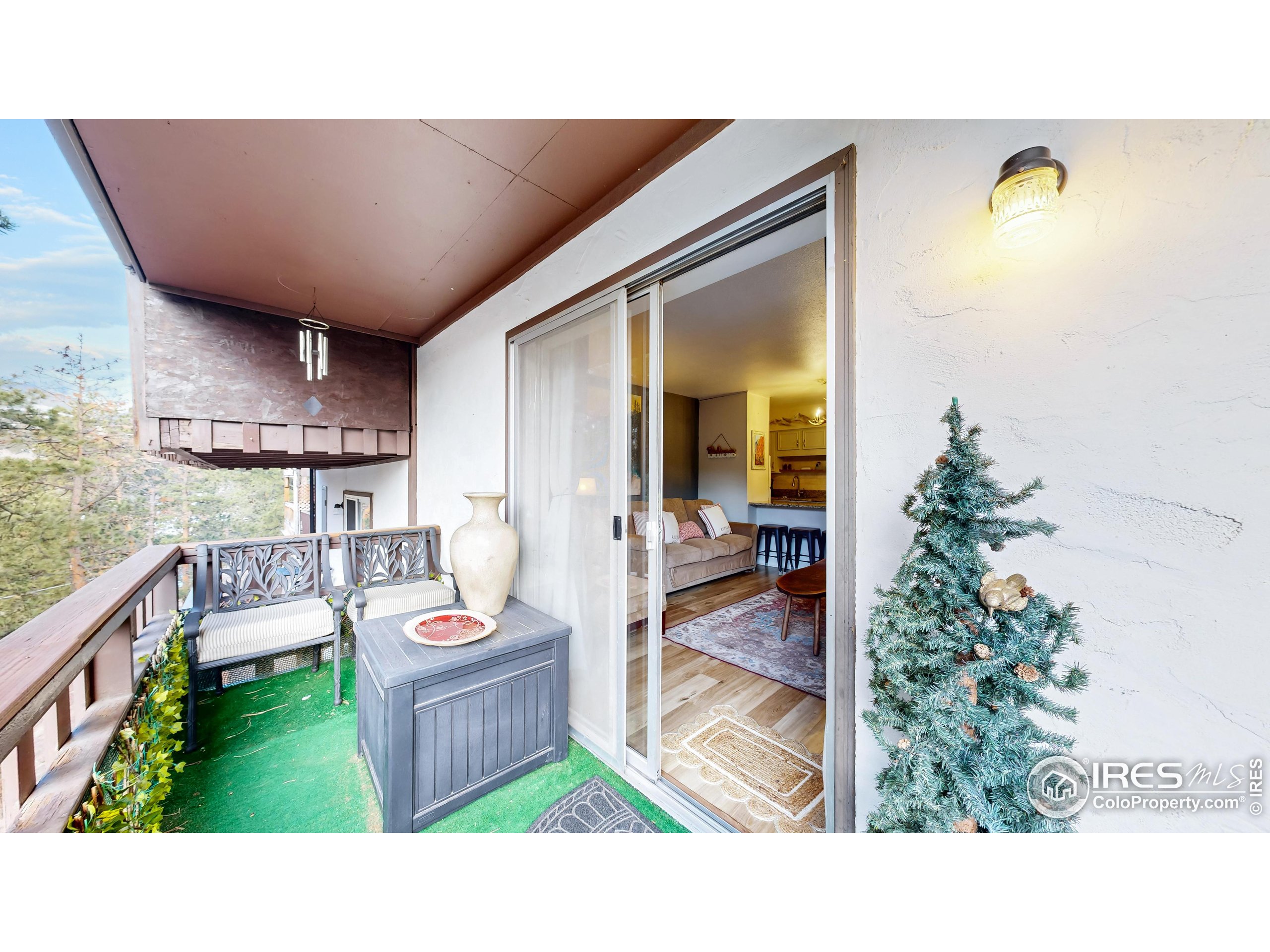 2760 Fall River Rd 288