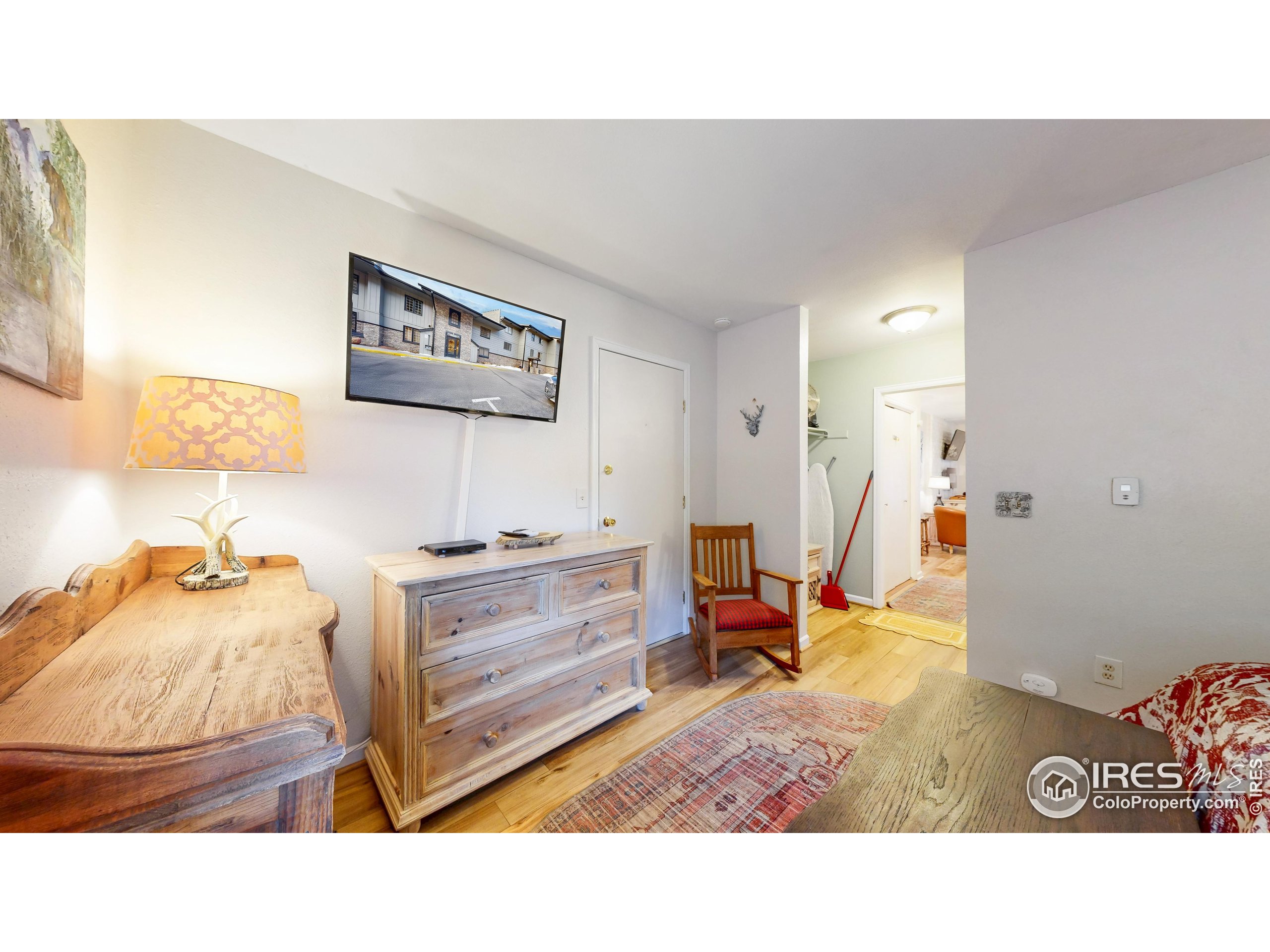 2760 Fall River Rd 288