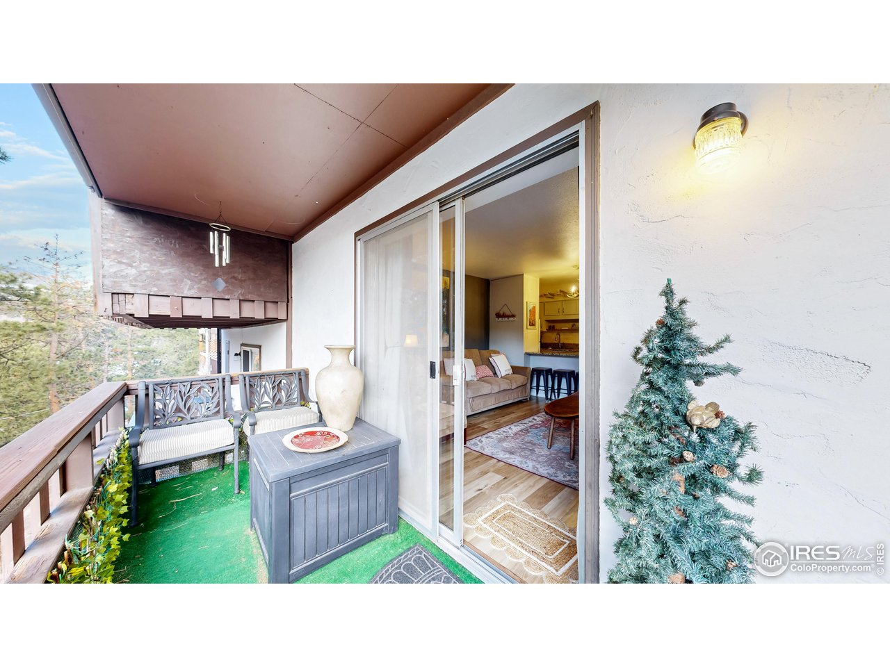 2760 Fall River Rd 288