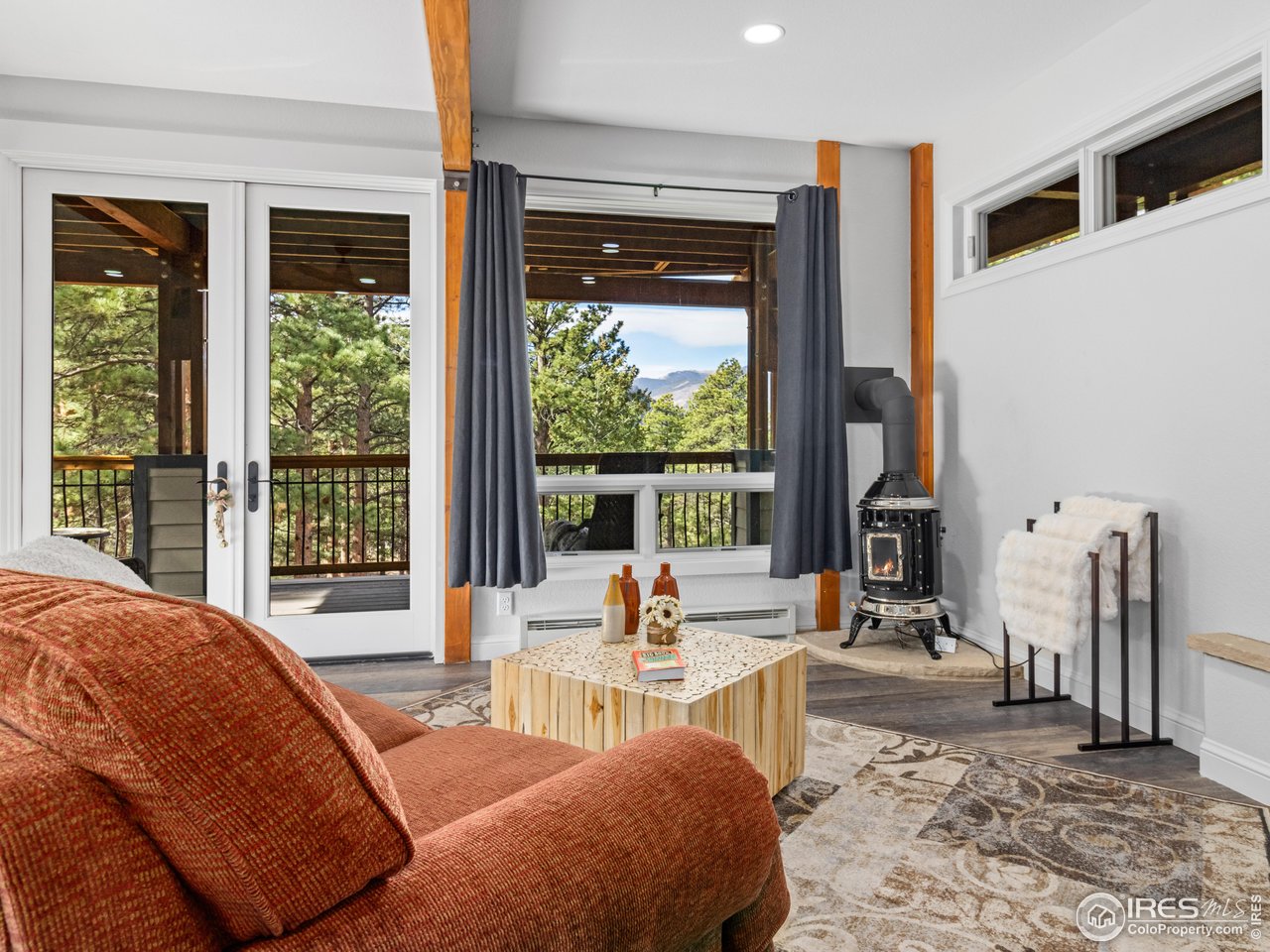 1267 Upper Venner Rd