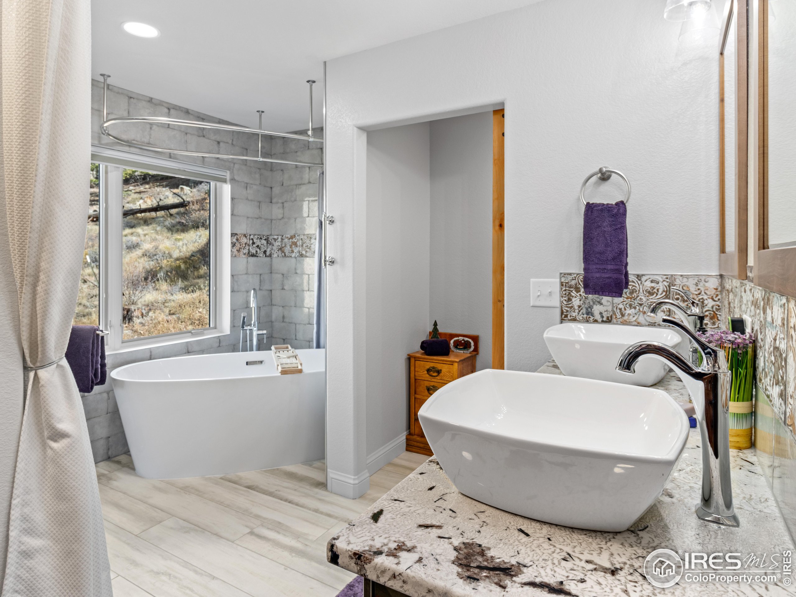 1267 Upper Venner Rd