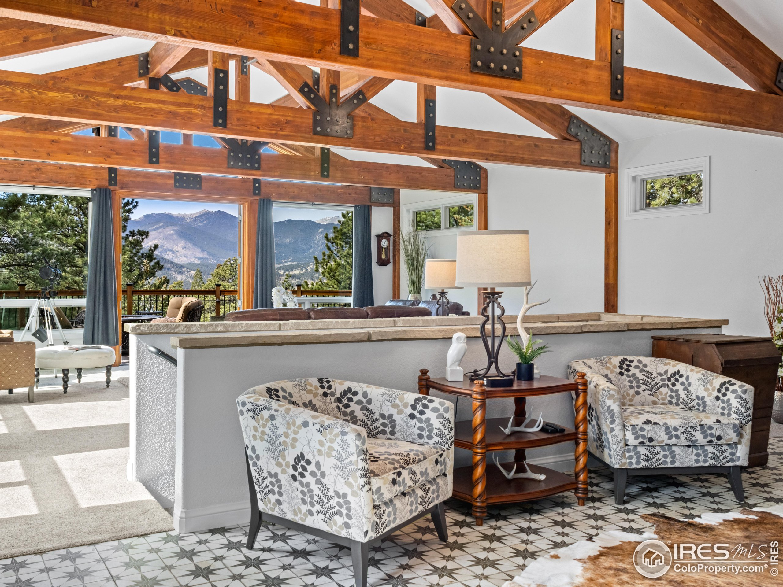 1267 Upper Venner Rd