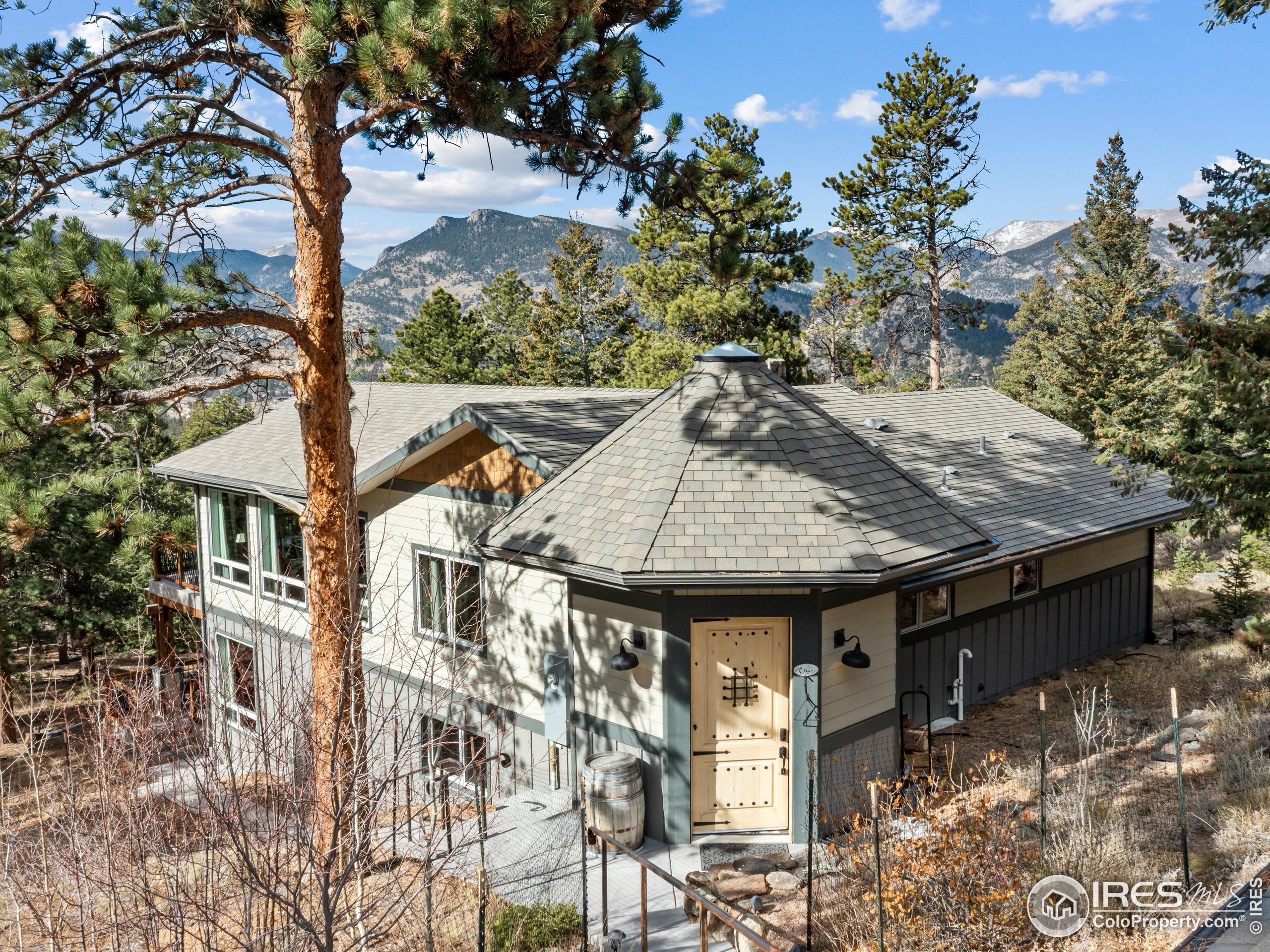 1267 Upper Venner Rd