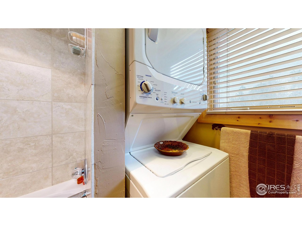 1280 Fall River Rd 1