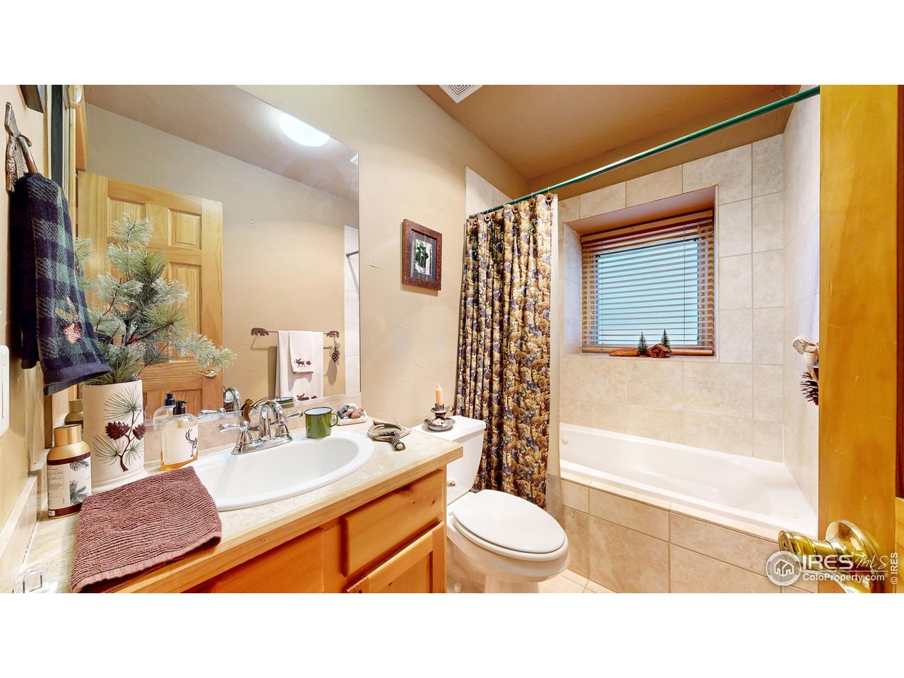 1280 Fall River Rd 1