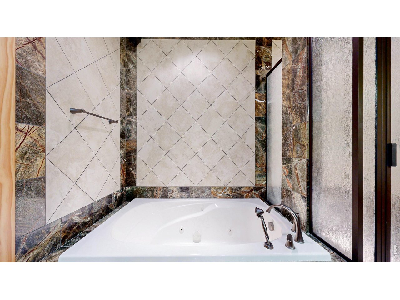 318 Overlook Ct