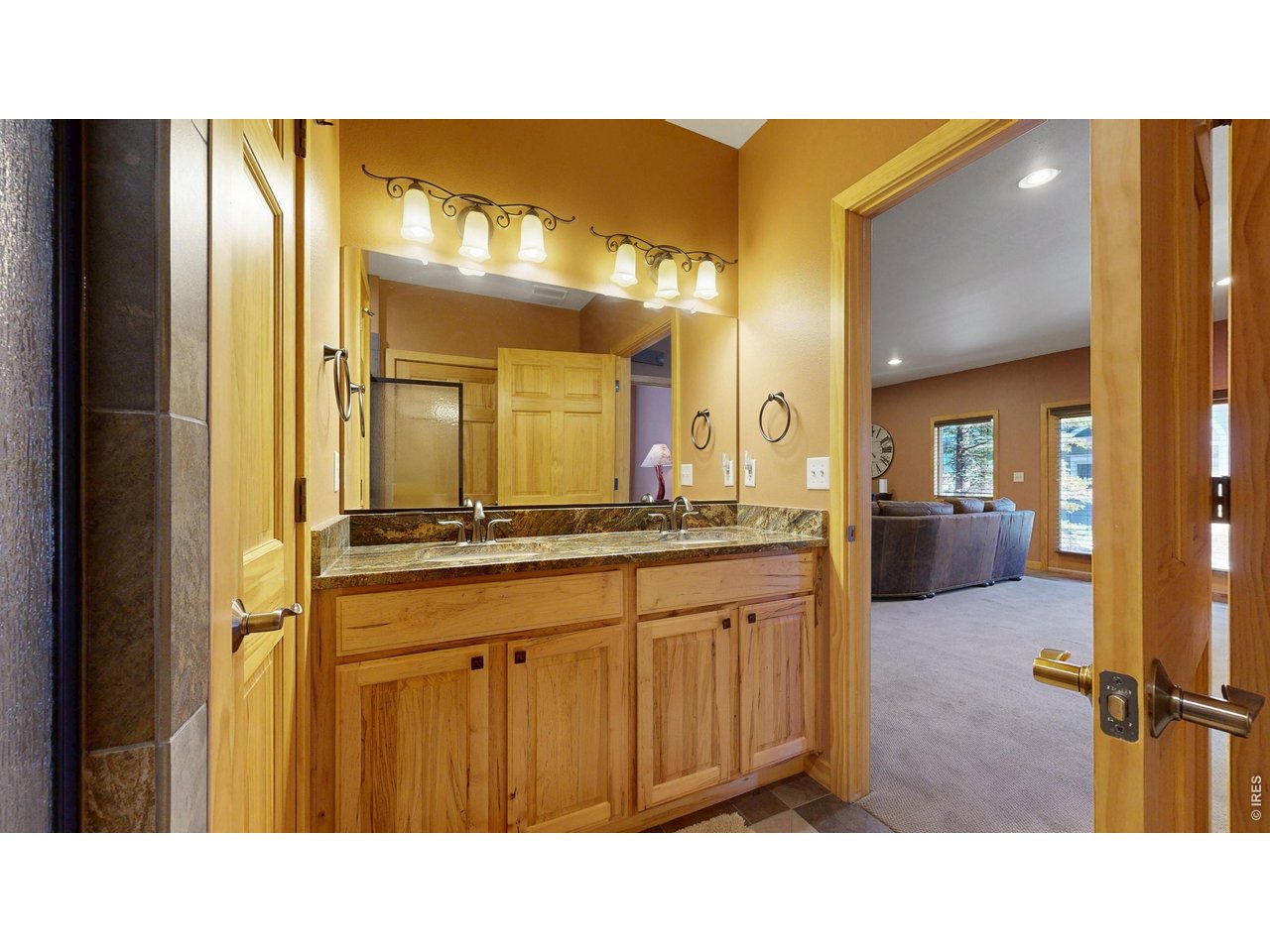 318 Overlook Ct