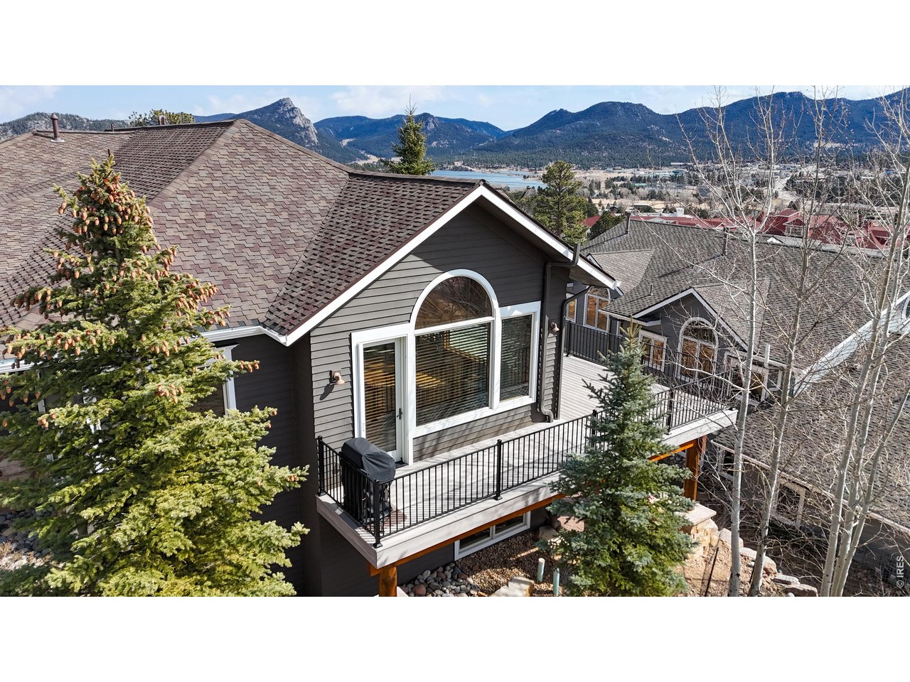 318 Overlook Ct