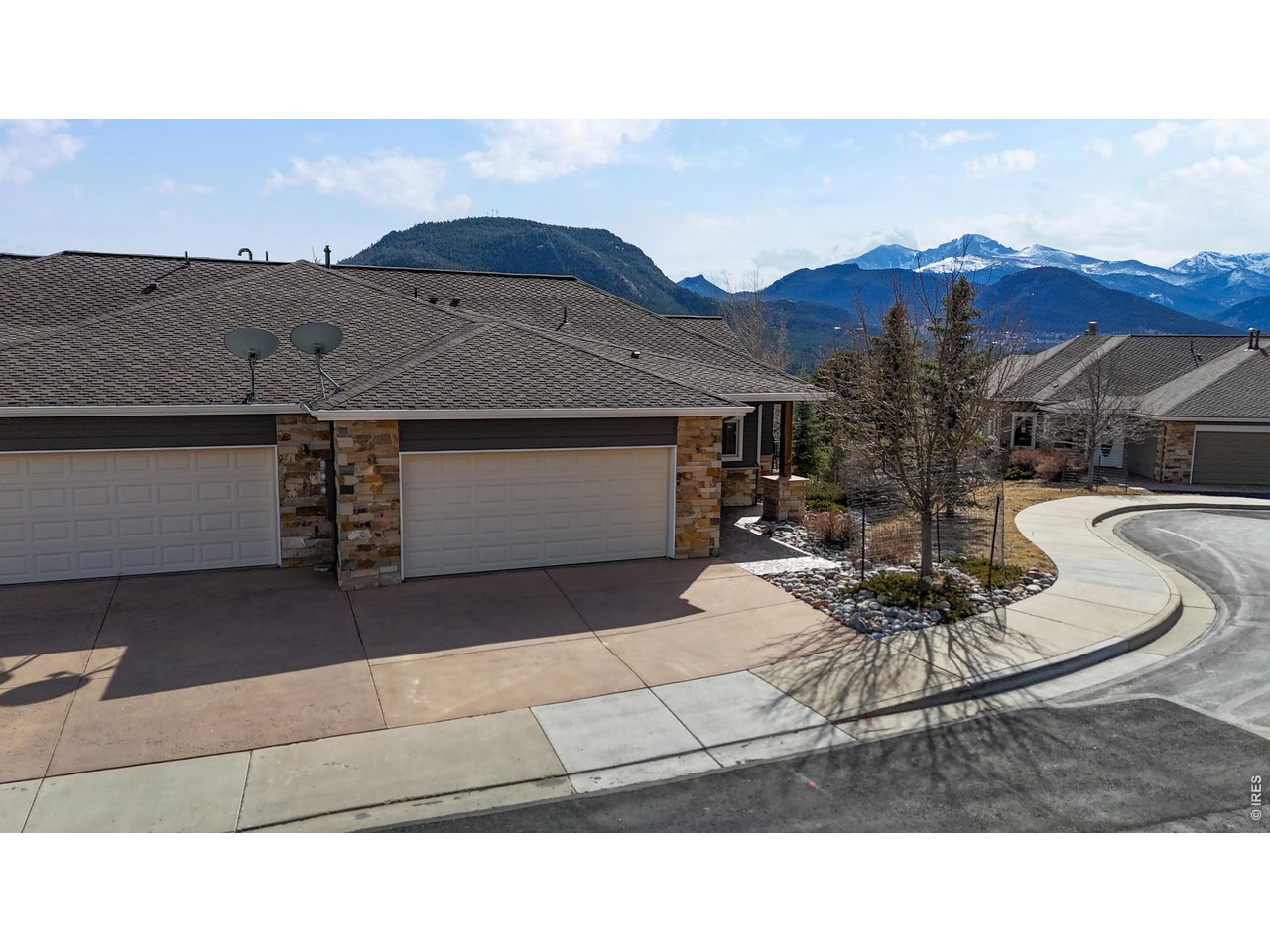 318 Overlook Ct