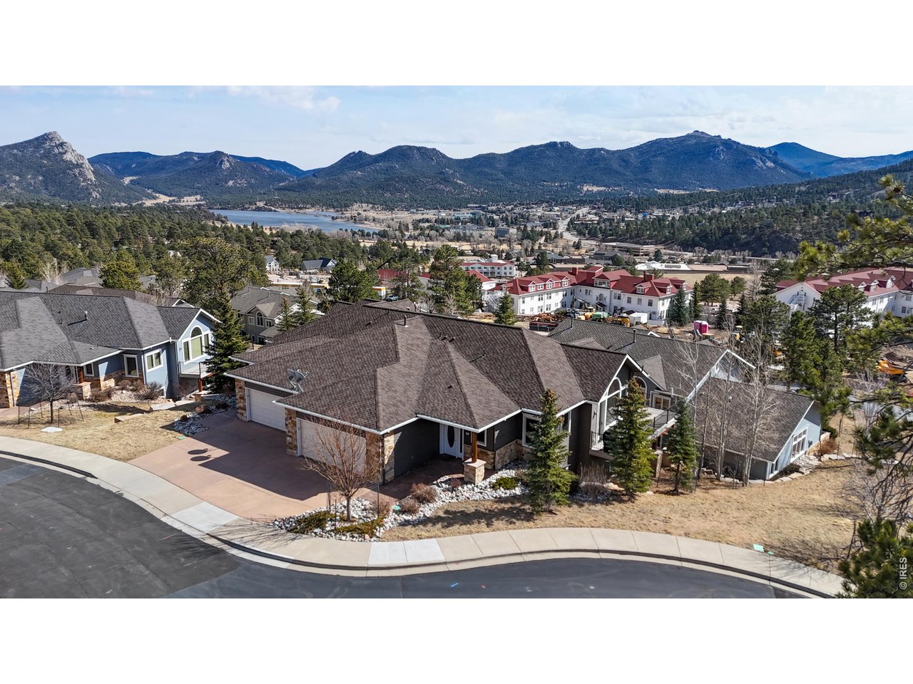 318 Overlook Ct