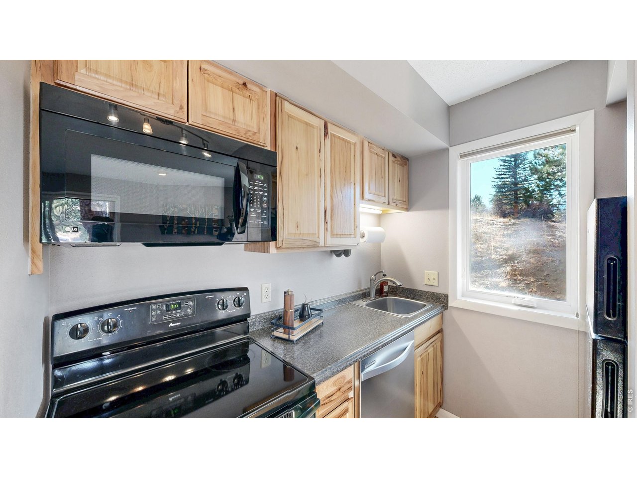 200 Riverside Dr Hallett-1