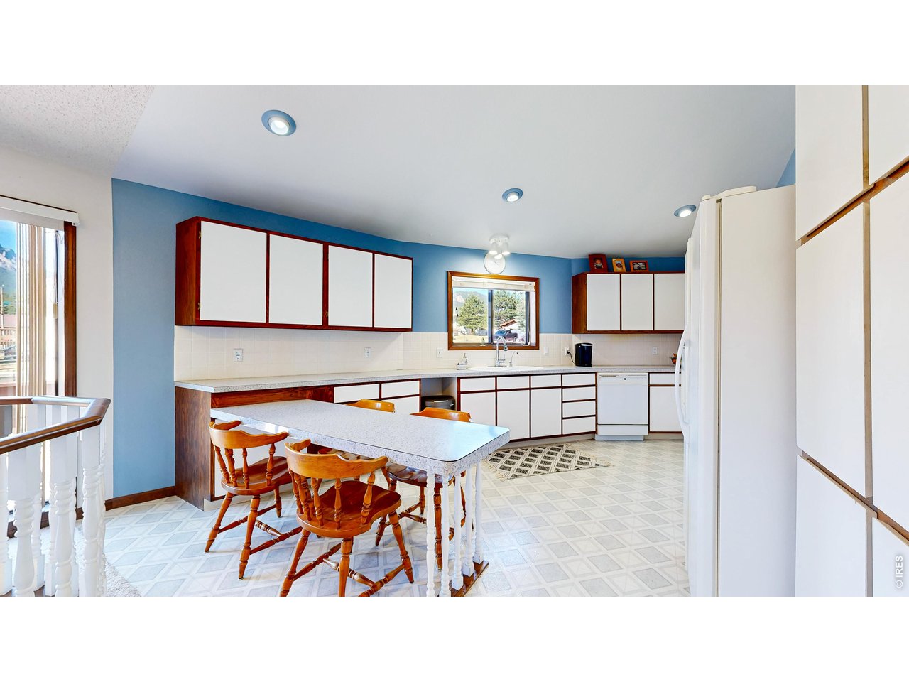2408 Longview Dr