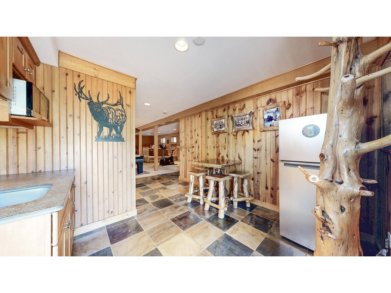 735 Castle Mountain Rd