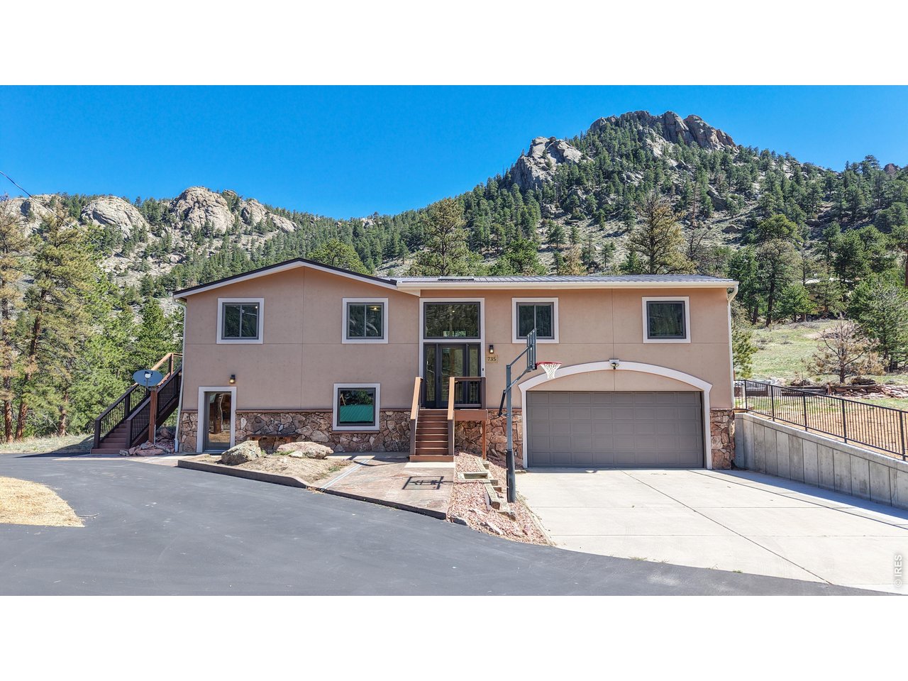 735 Castle Mountain Rd