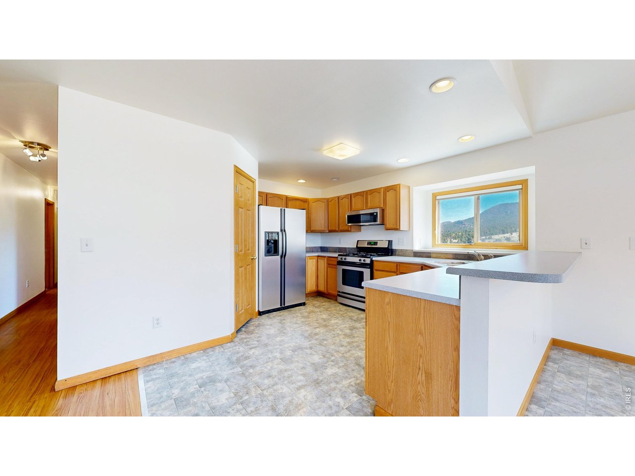 1220 Acacia Dr