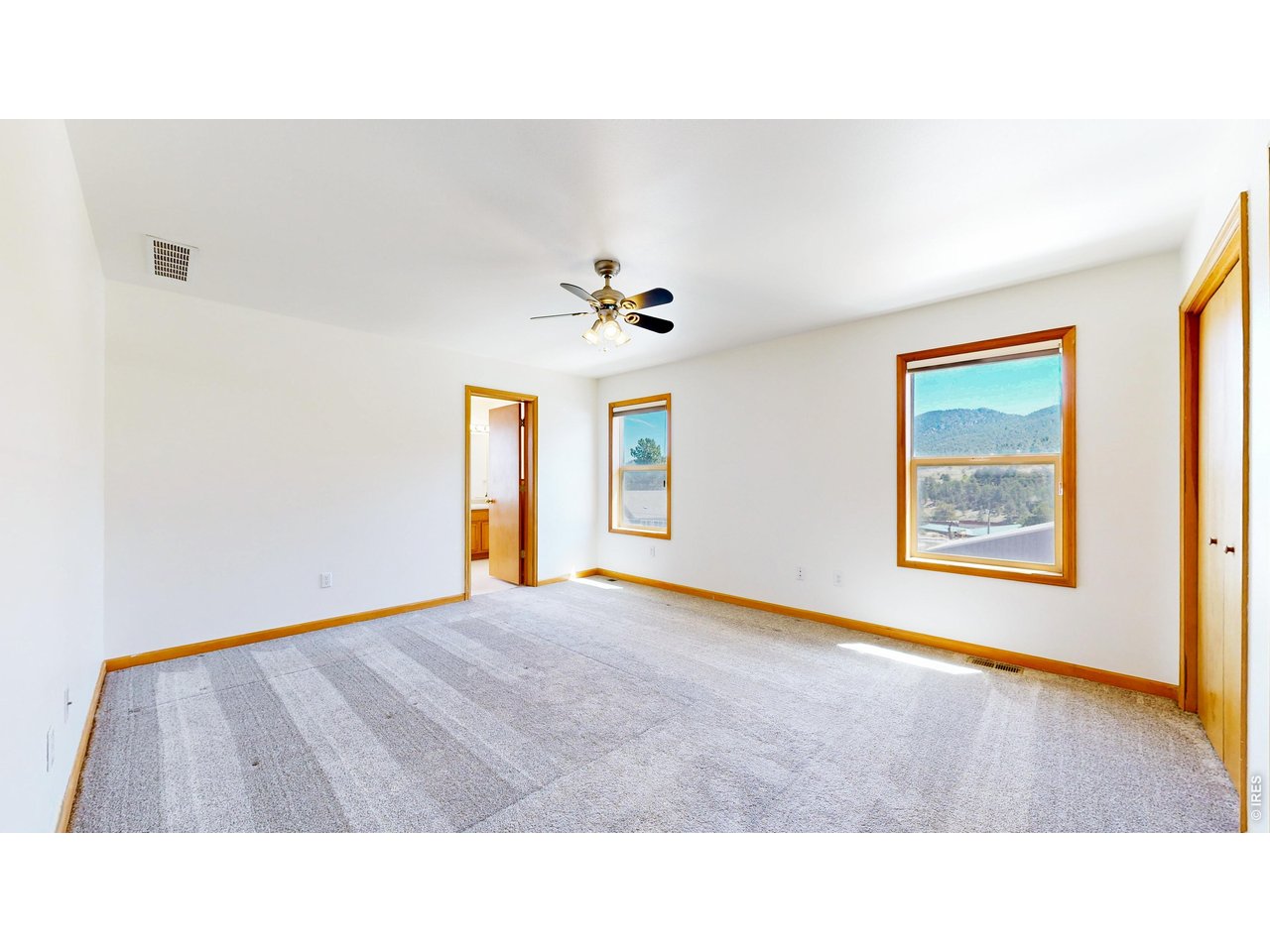 1220 Acacia Dr