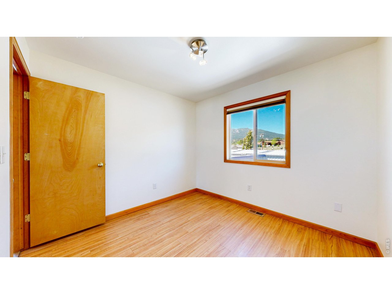 1220 Acacia Dr
