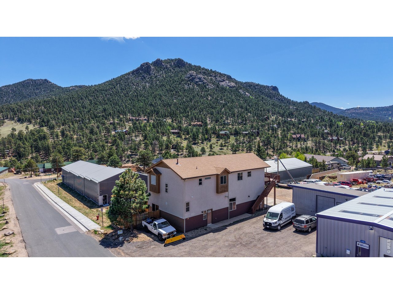 1220 Acacia Dr