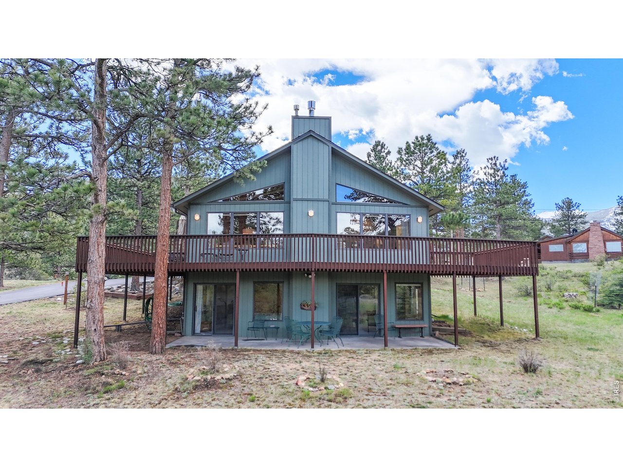 1410 Cedar Ln