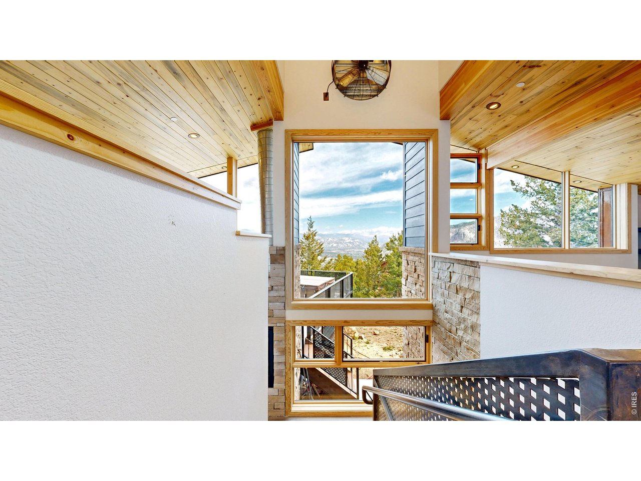 1440 Hummingbird Dr