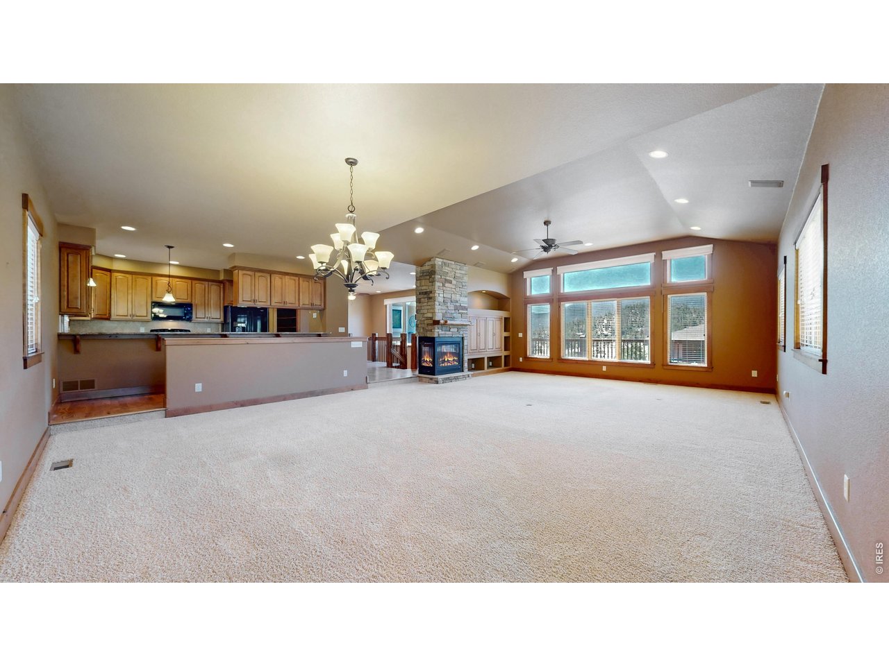 261 Solomon Dr