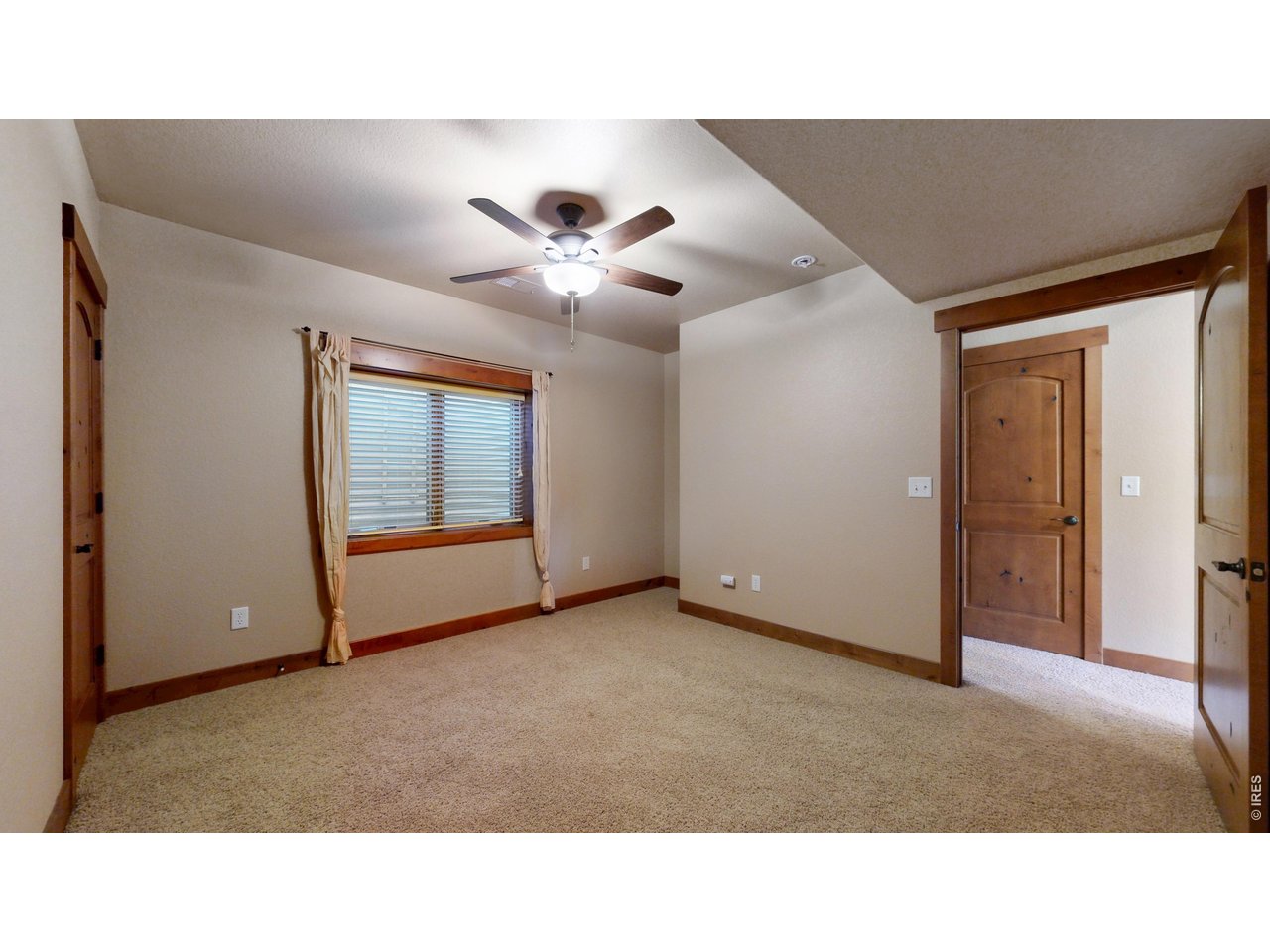 261 Solomon Dr