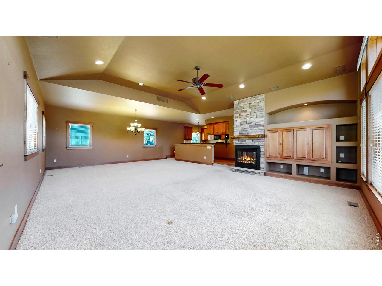 261 Solomon Dr