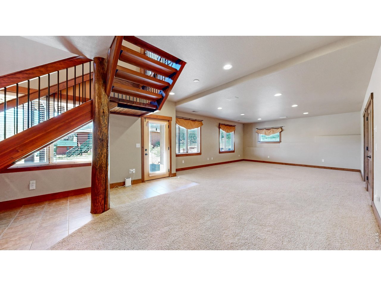 261 Solomon Dr
