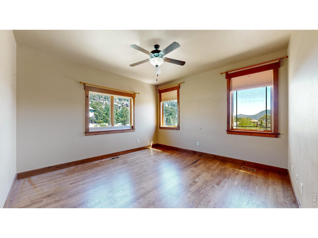 261 Solomon Dr