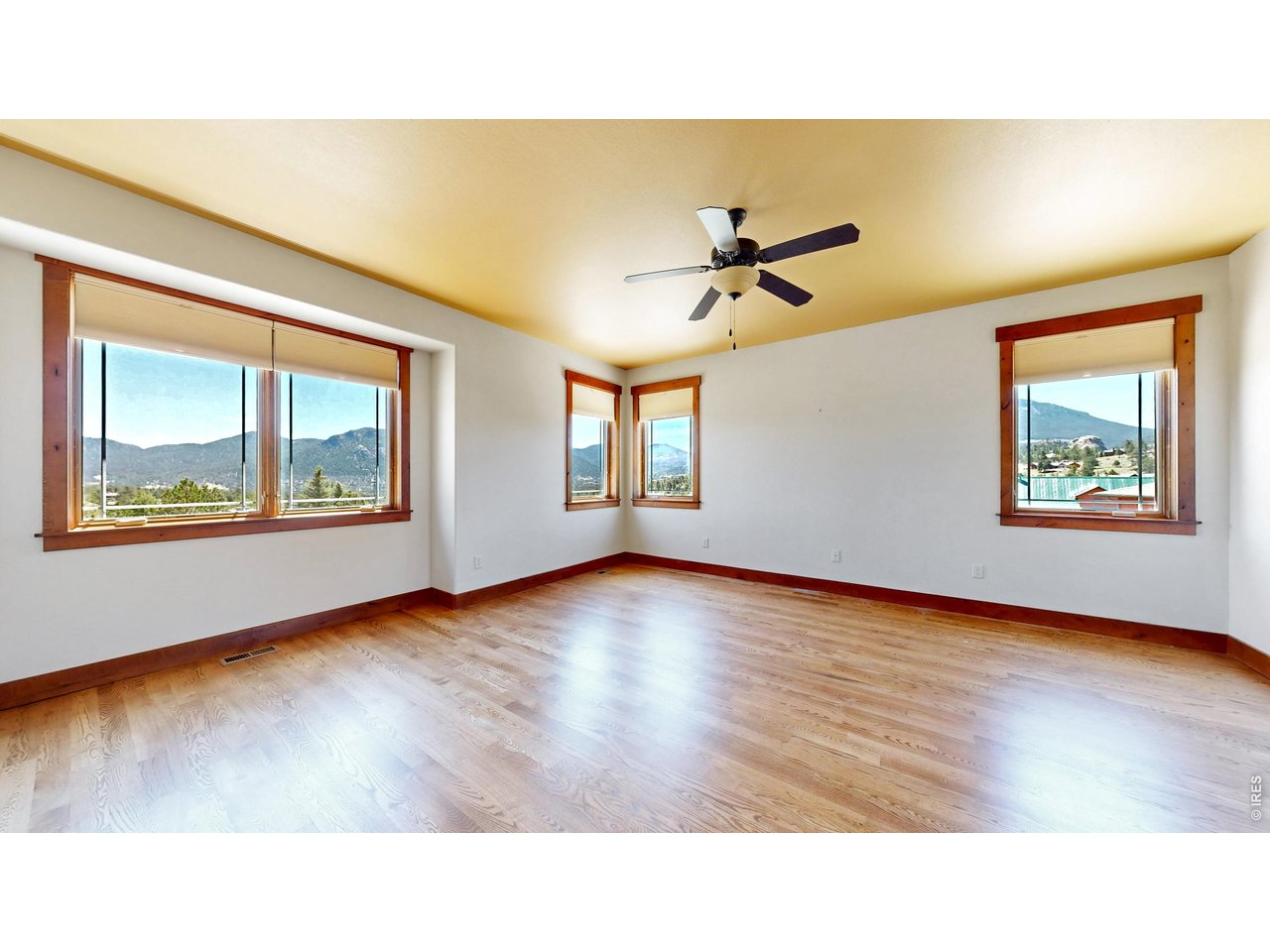 261 Solomon Dr