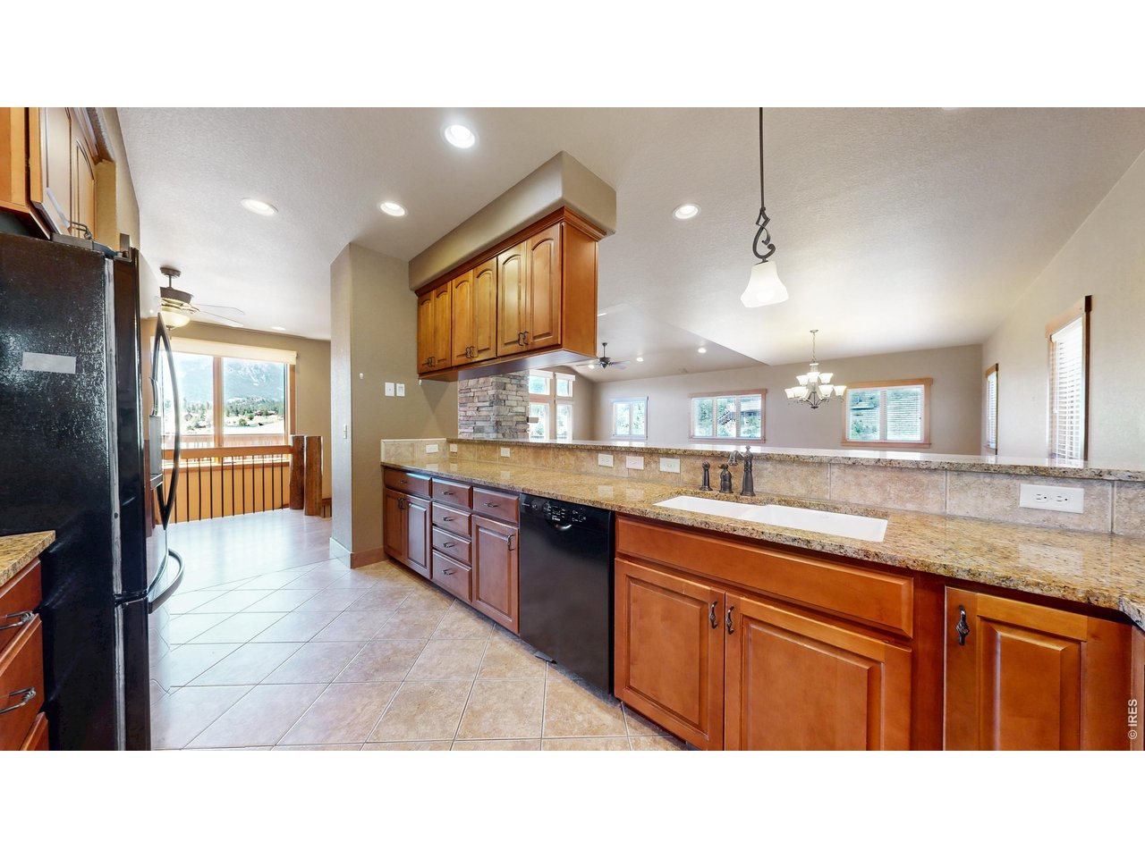 261 Solomon Dr