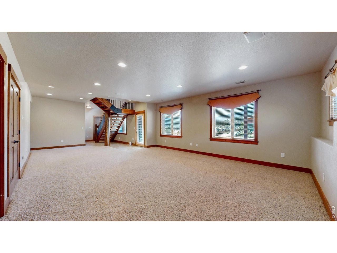 261 Solomon Dr