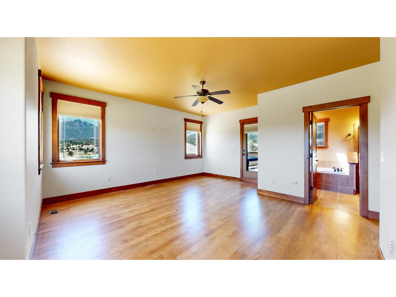 261 Solomon Dr