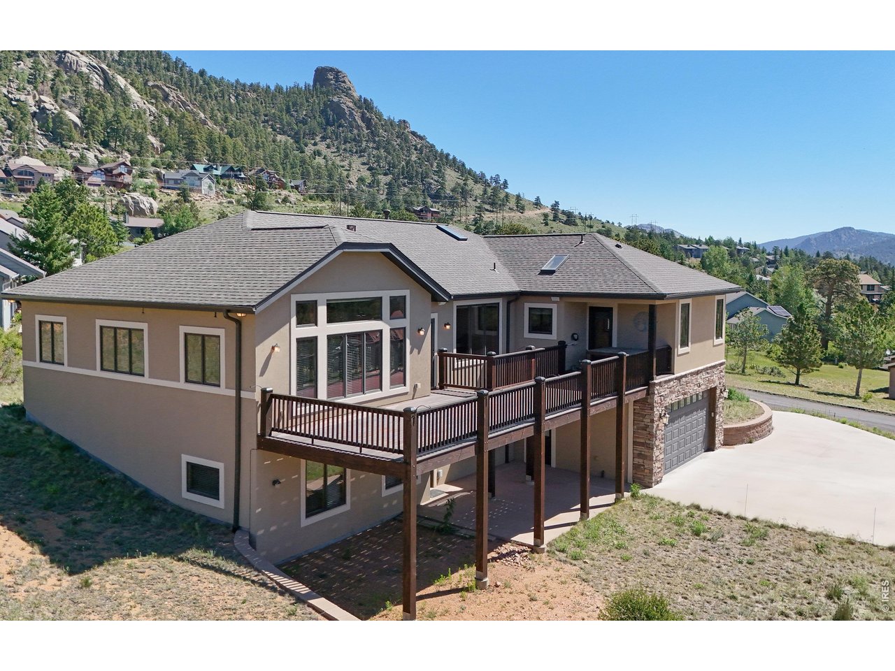 261 Solomon Dr